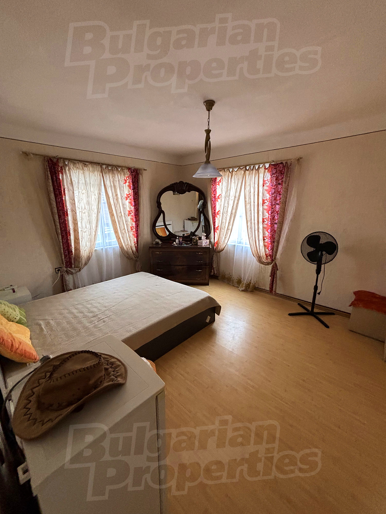 Gallery Picture 35
