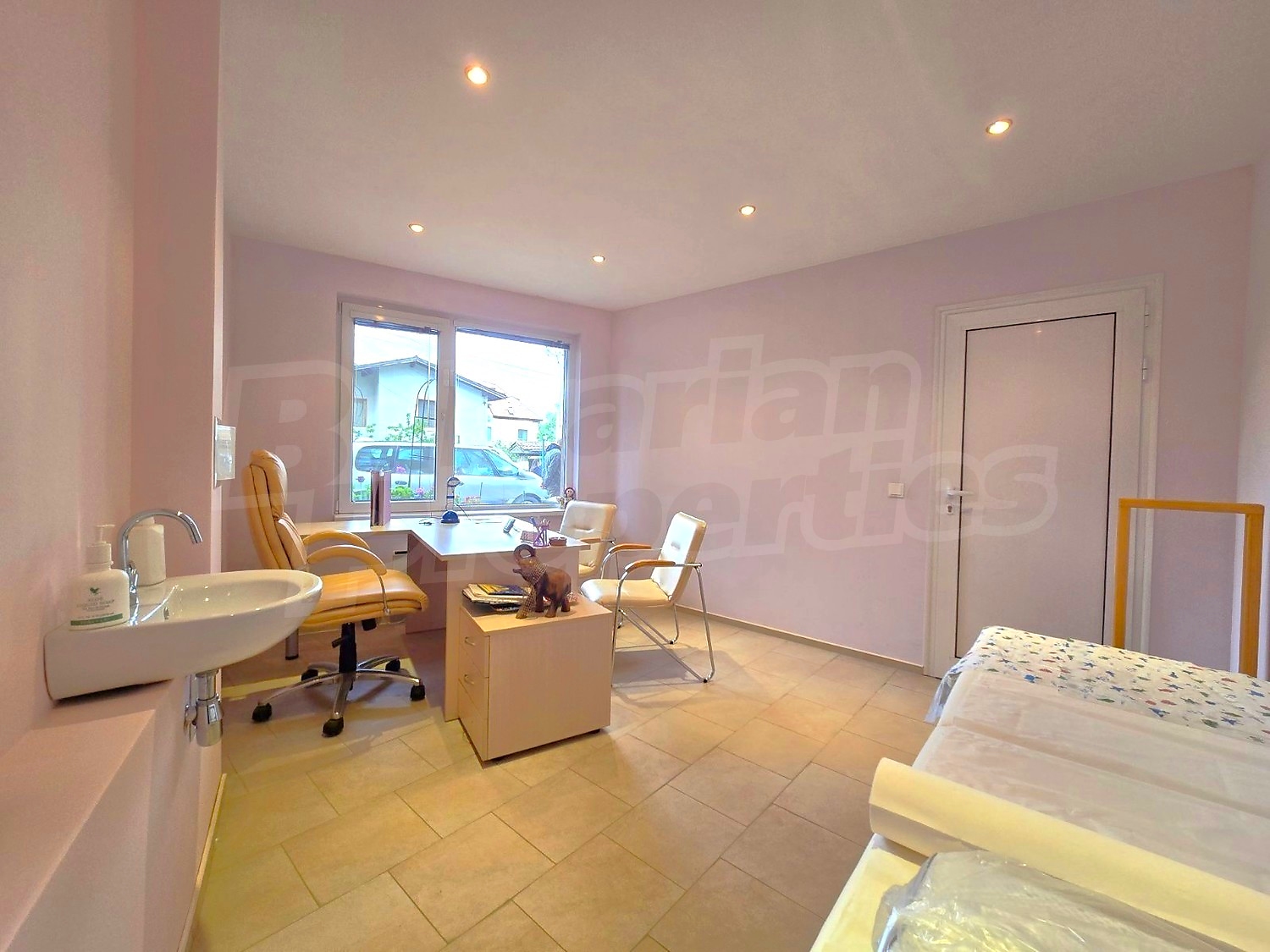 Gallery Picture 3