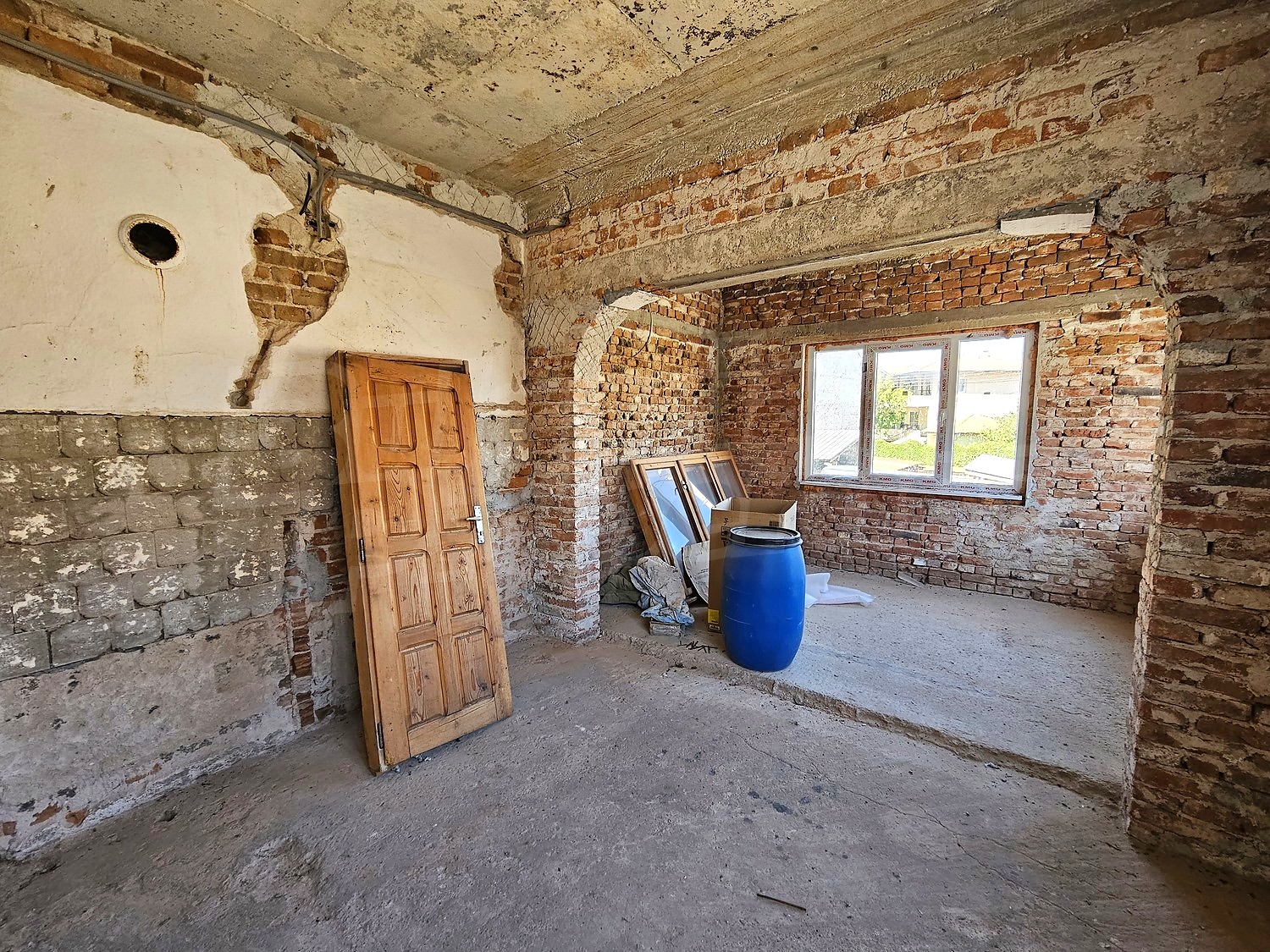 Gallery Picture 23