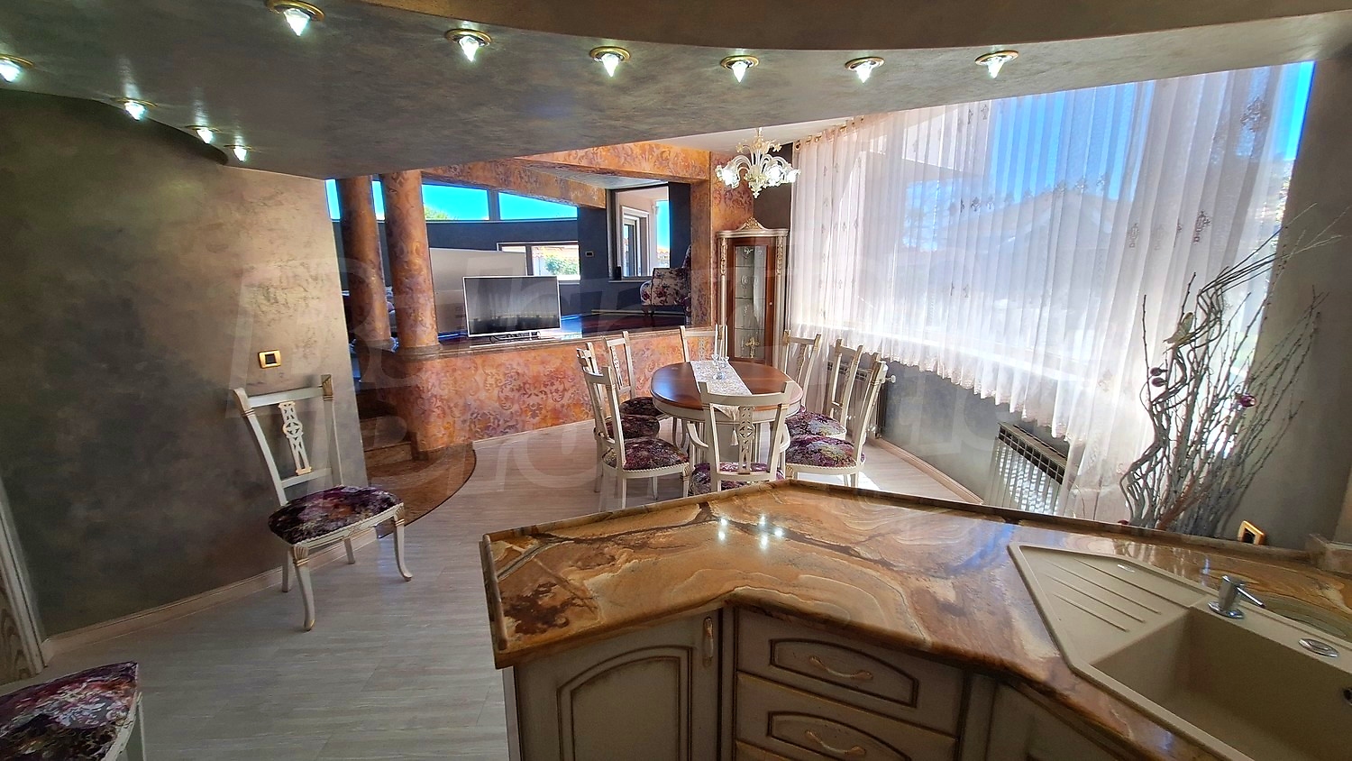 Gallery Picture 24