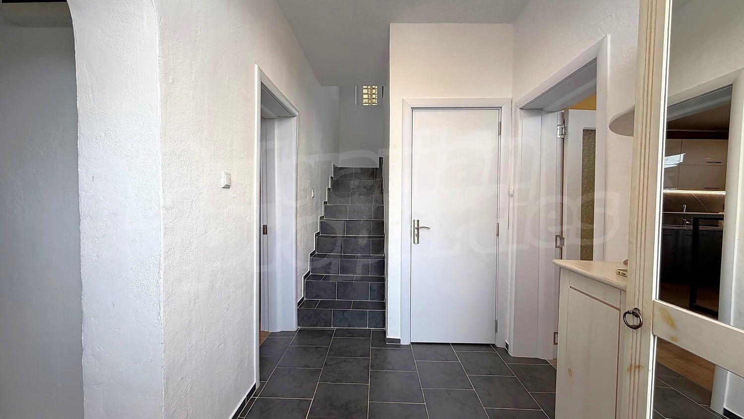 Gallery Picture 16