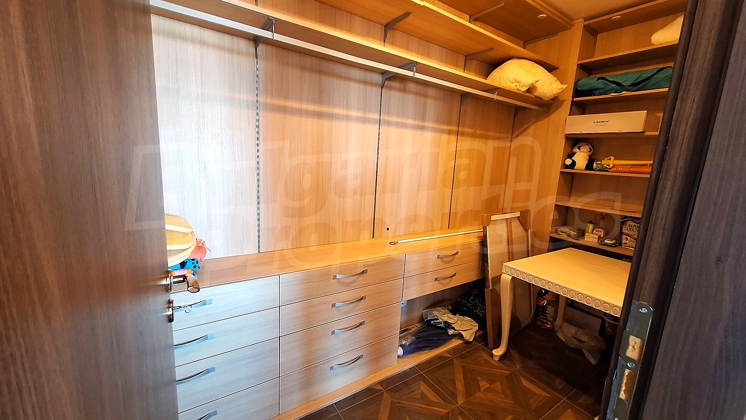 Gallery Picture 18