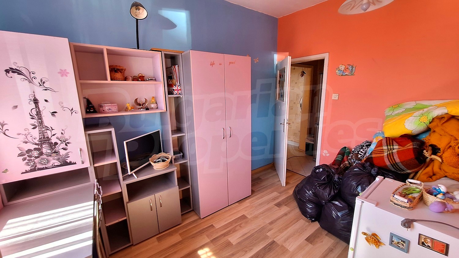 Gallery Picture 3