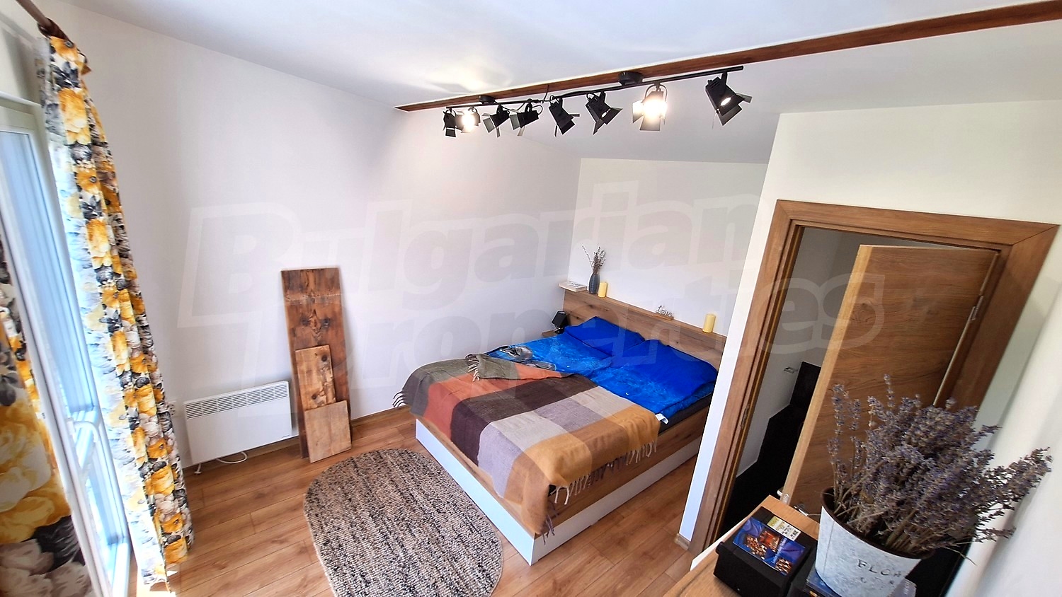 Gallery Picture 12