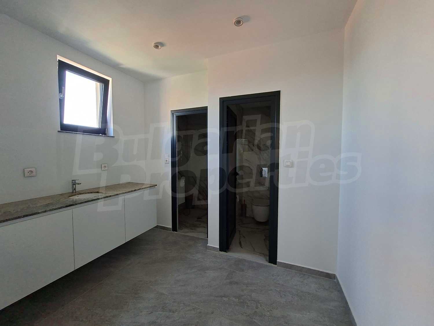 Gallery Picture 17