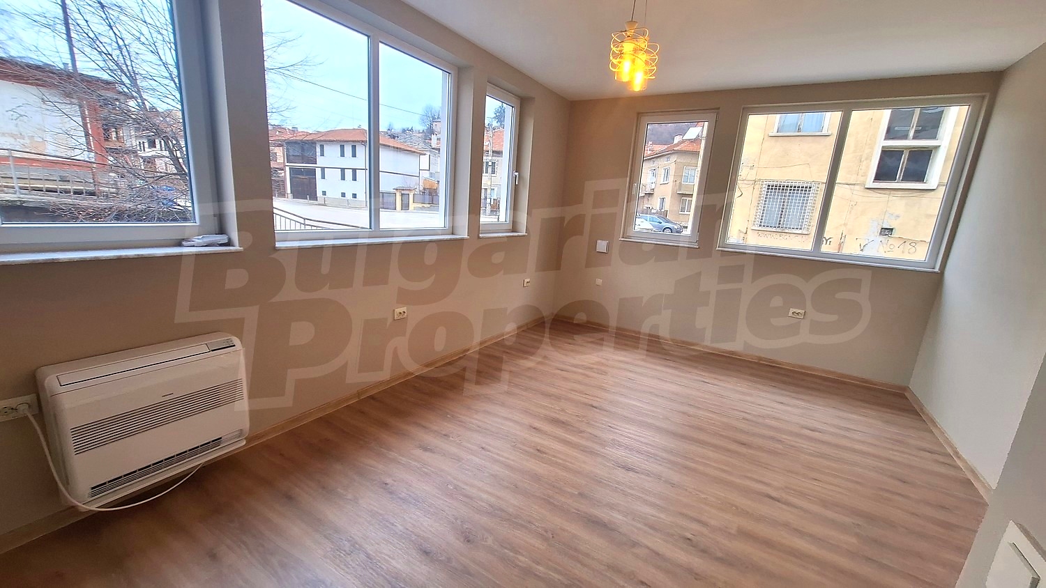 Gallery Picture 12