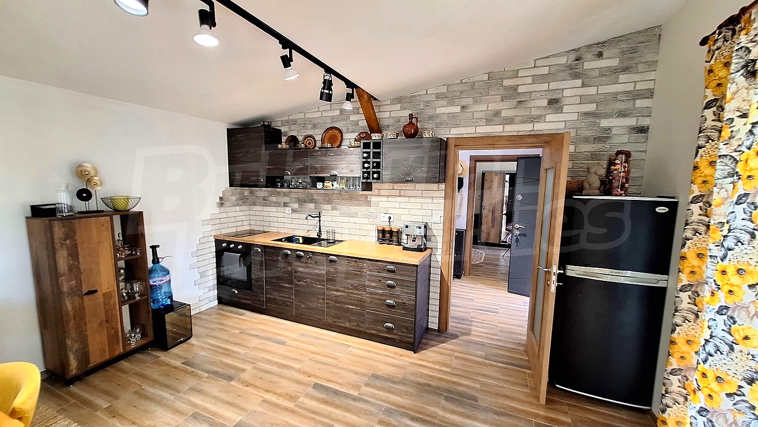Gallery Picture 10