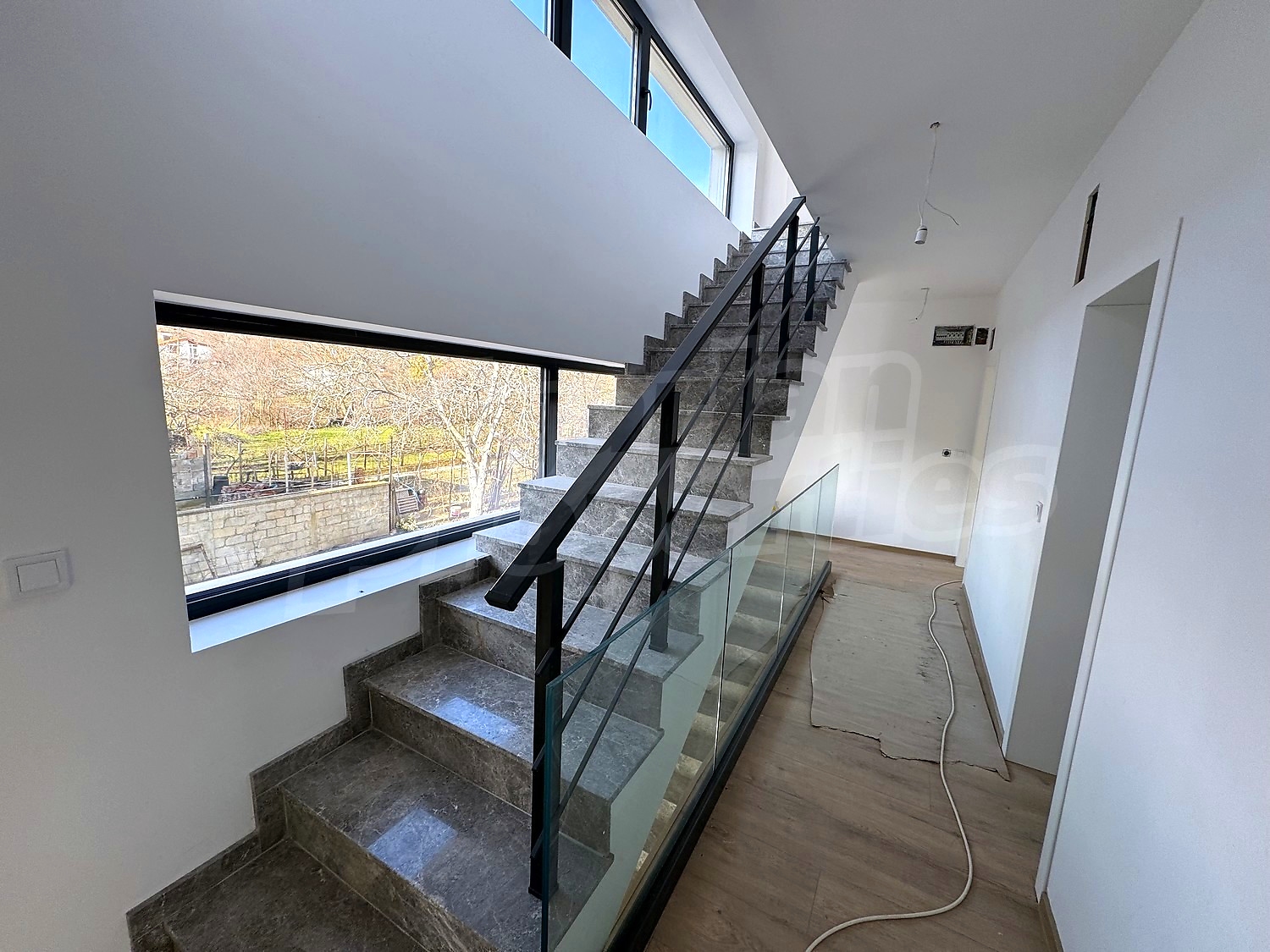 Gallery Picture 4