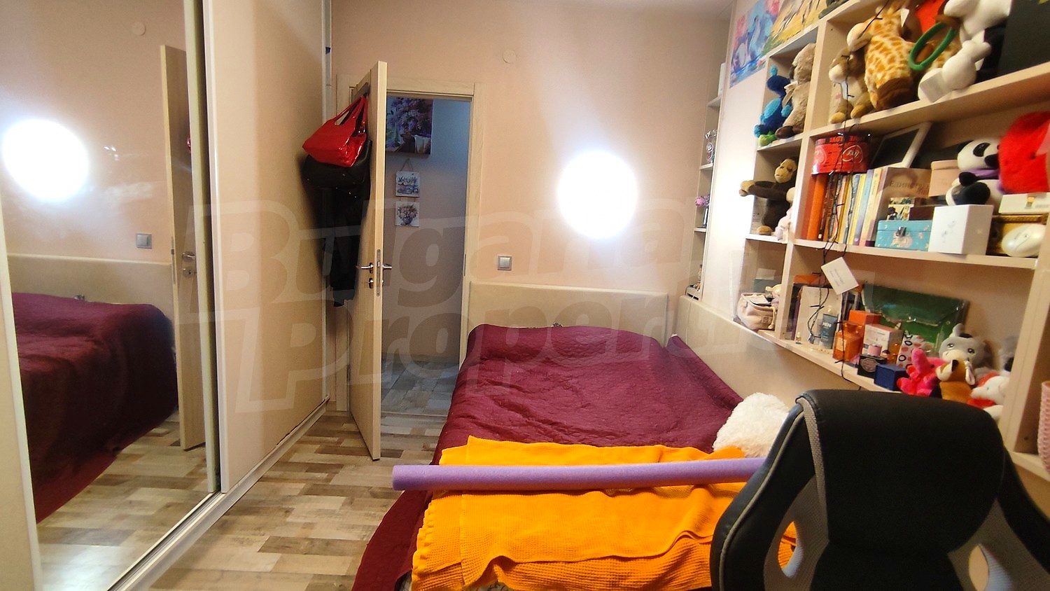 Gallery Picture 12