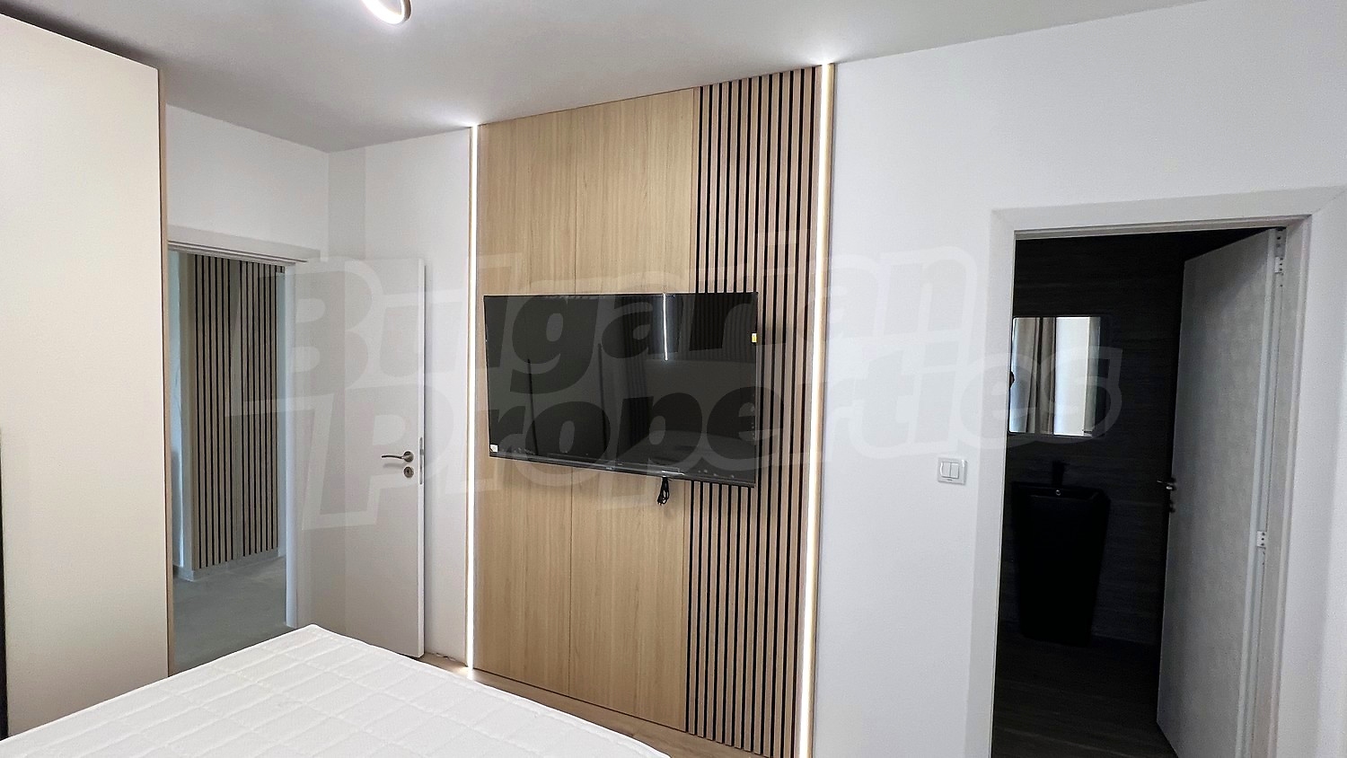 Gallery Picture 4