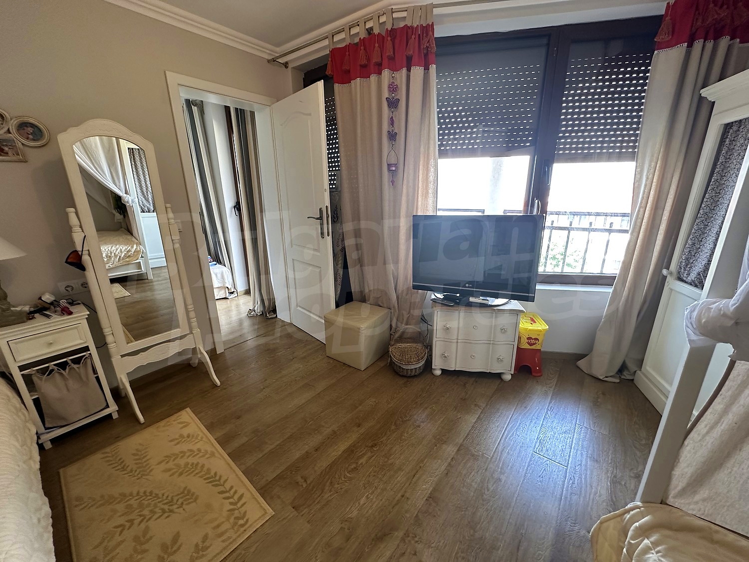 Gallery Picture 17