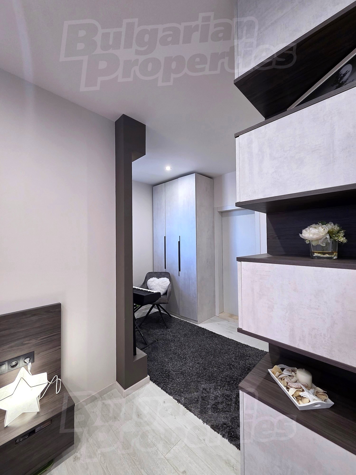 Gallery Picture 19