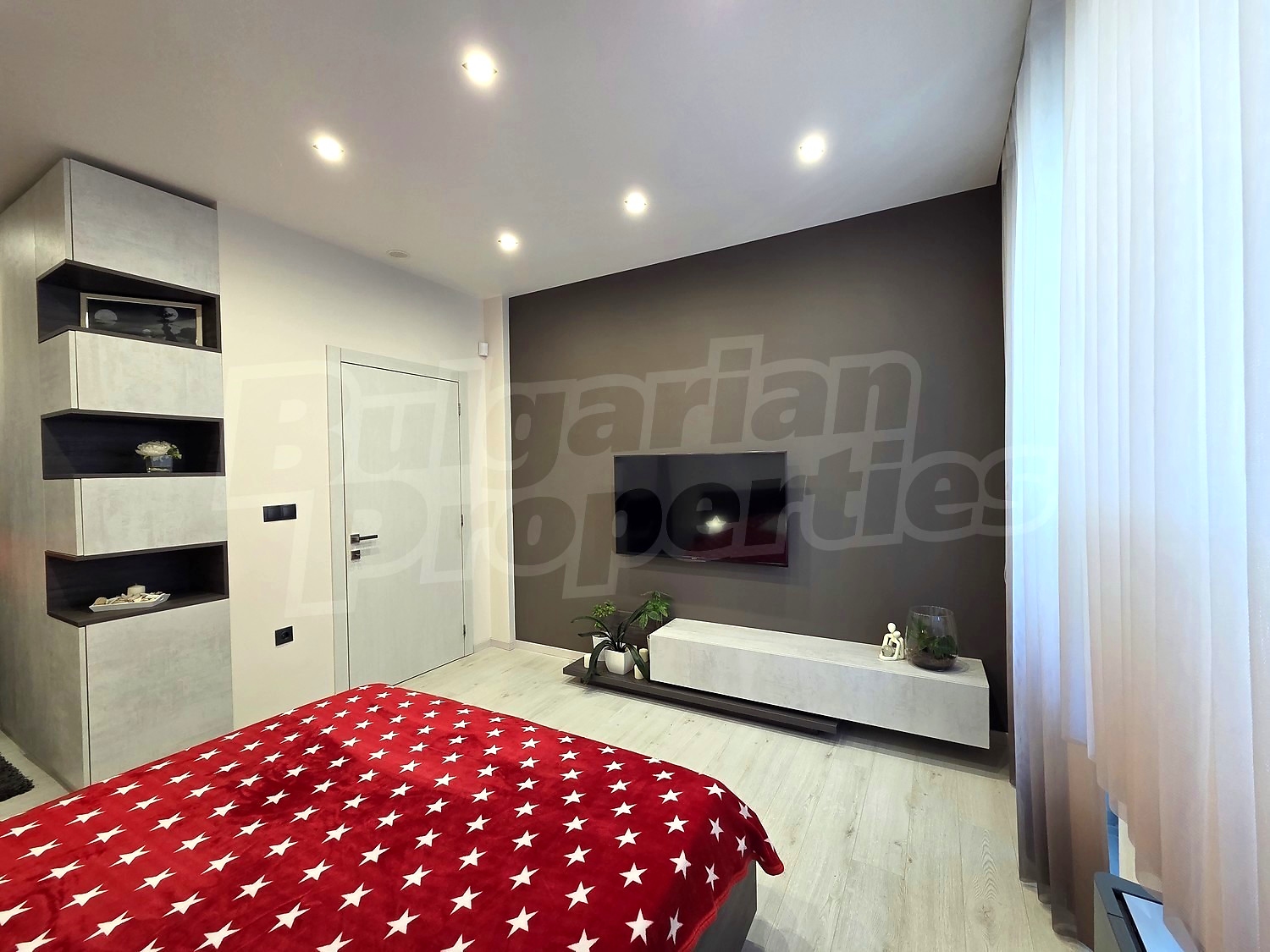 Gallery Picture 8