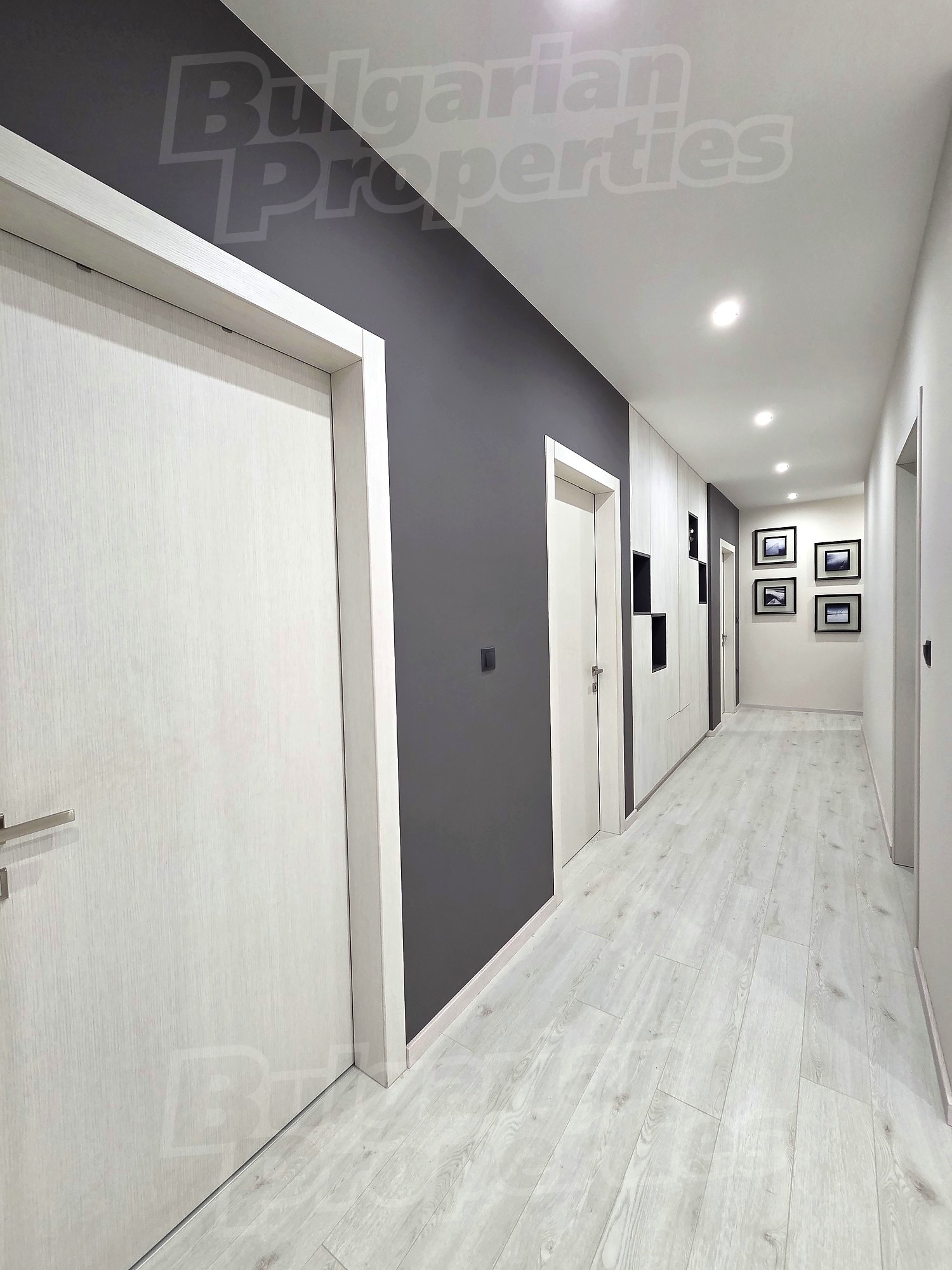 Gallery Picture 40