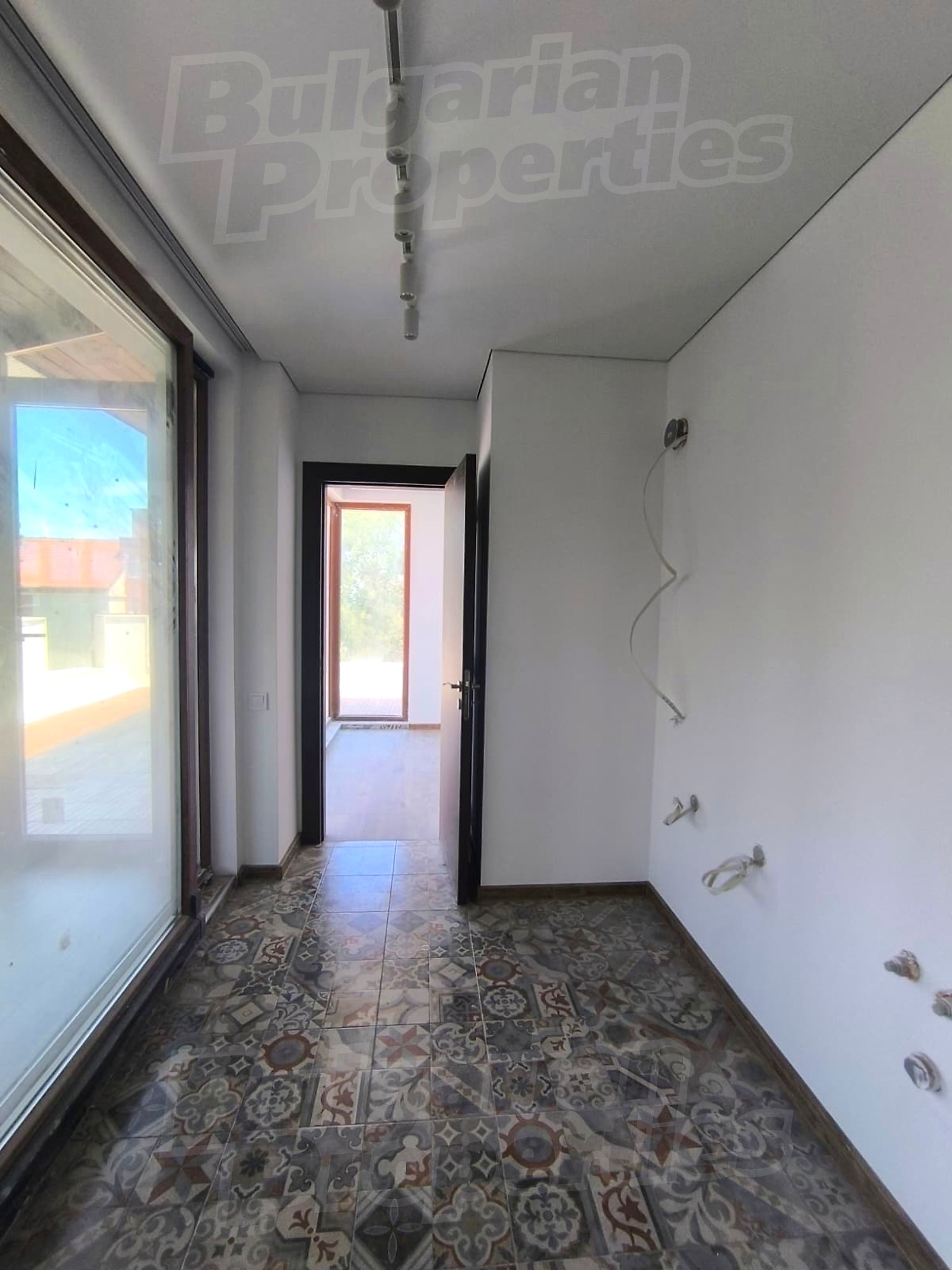 Gallery Picture 10
