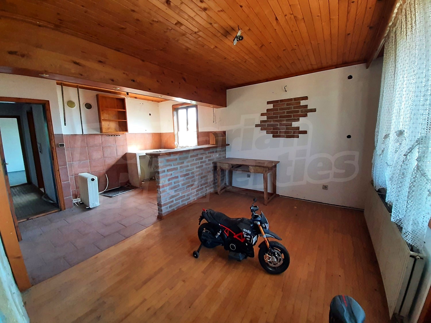 Gallery Picture 2