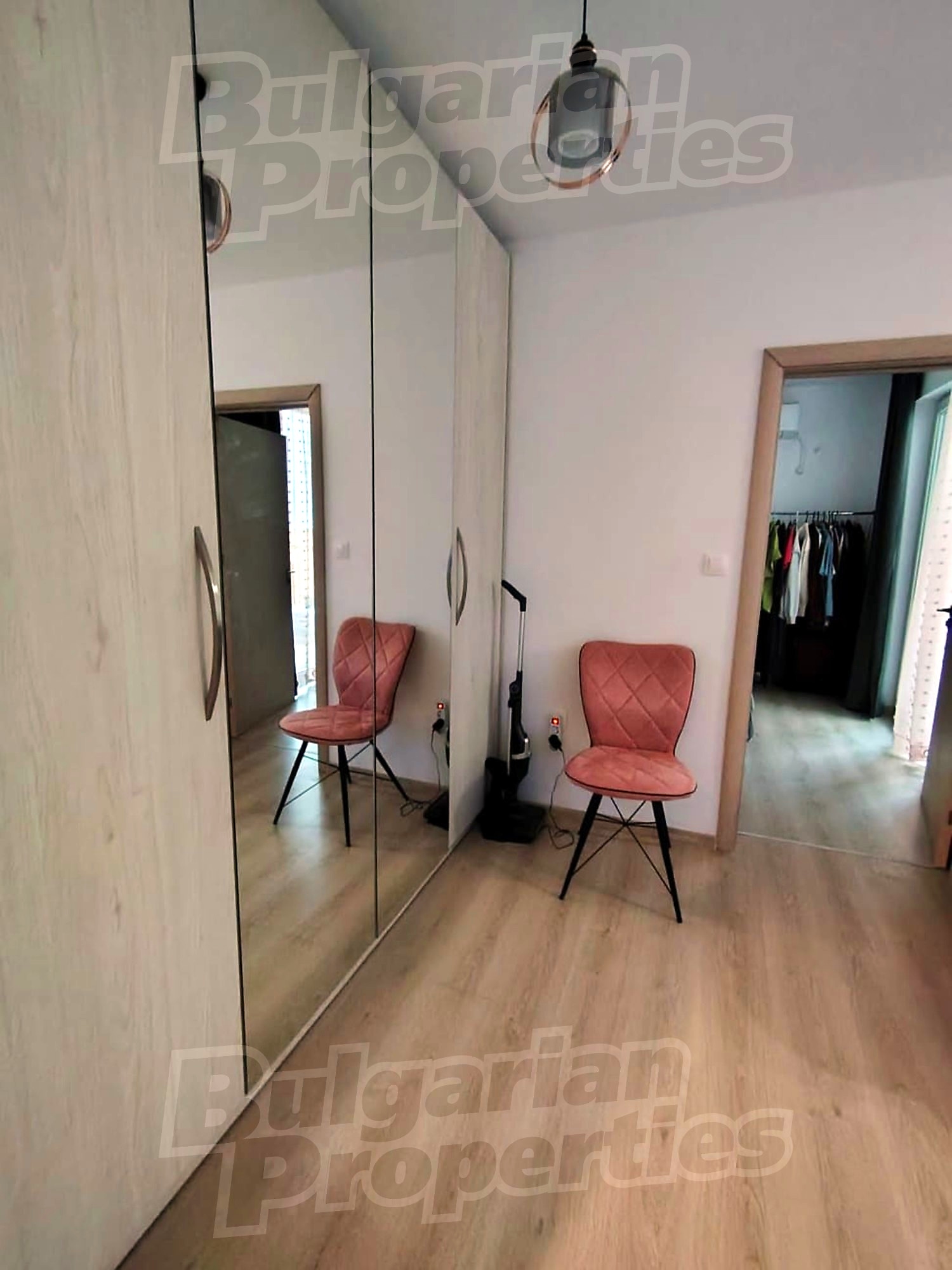 Gallery Picture 13