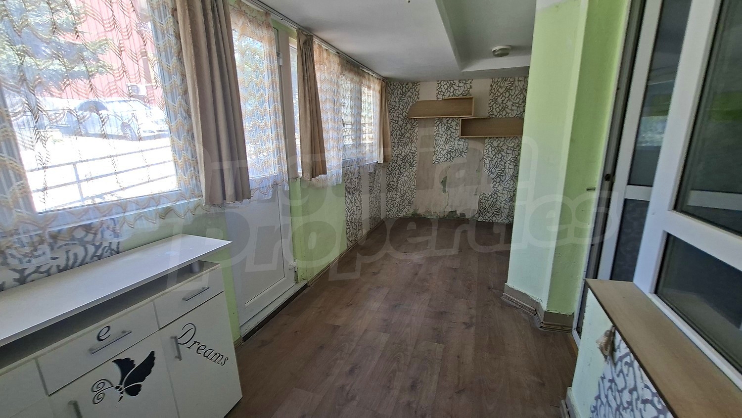 Gallery Picture 35
