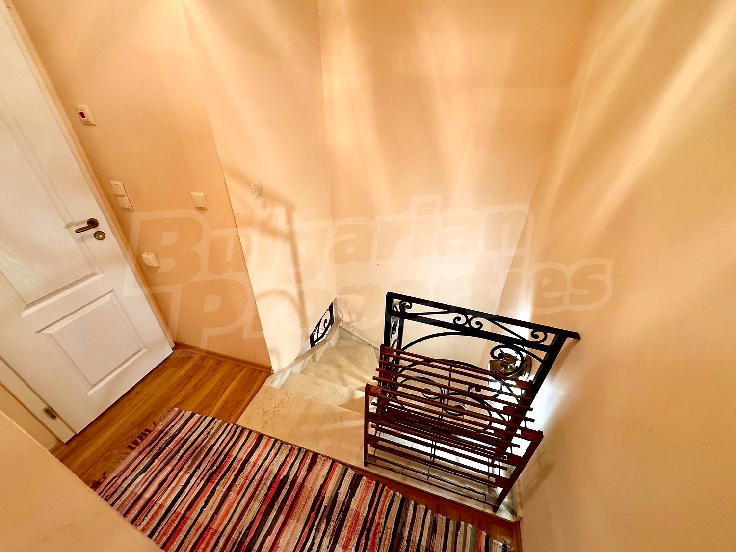 Gallery Picture 10