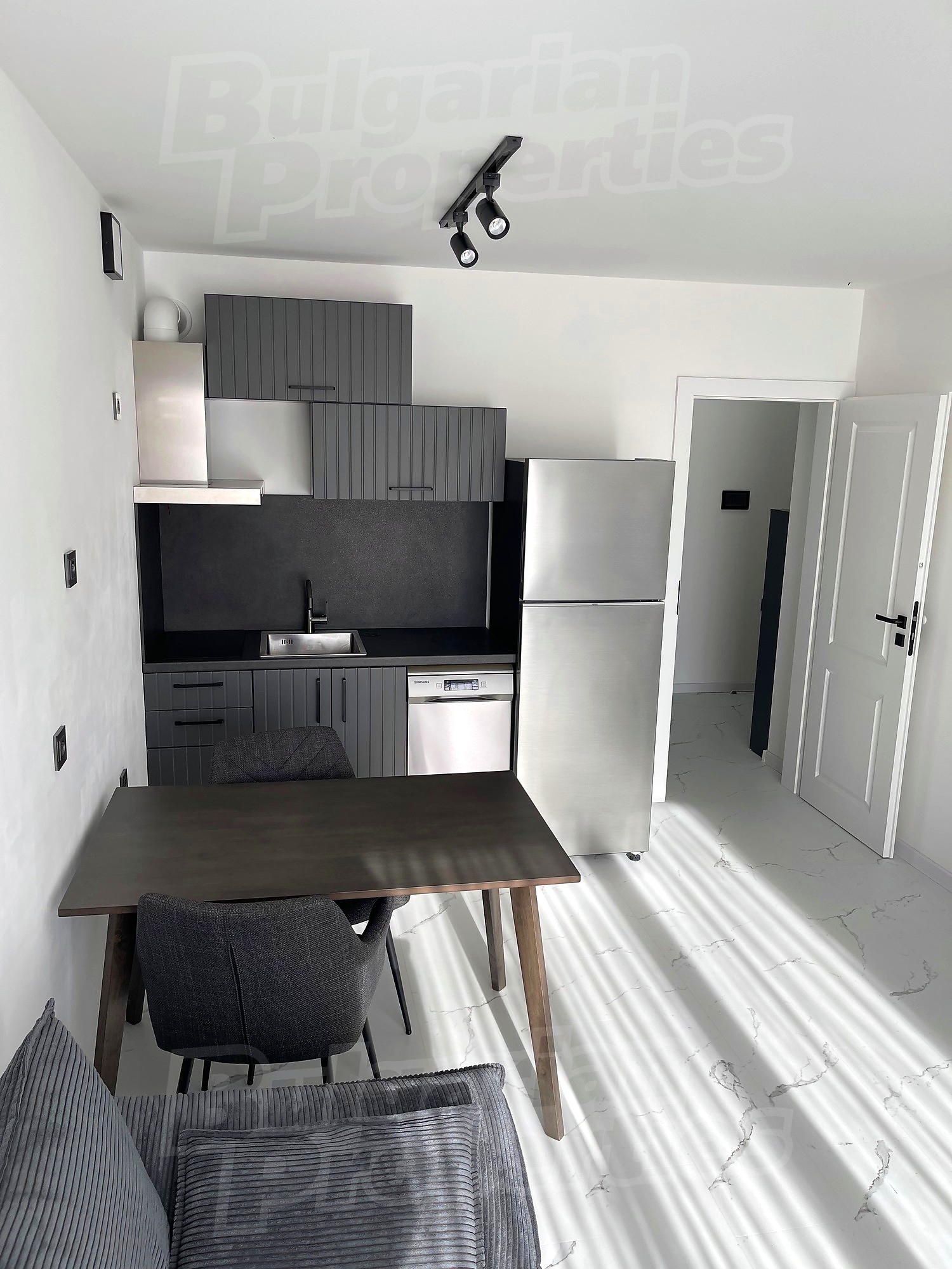 Gallery Picture 3
