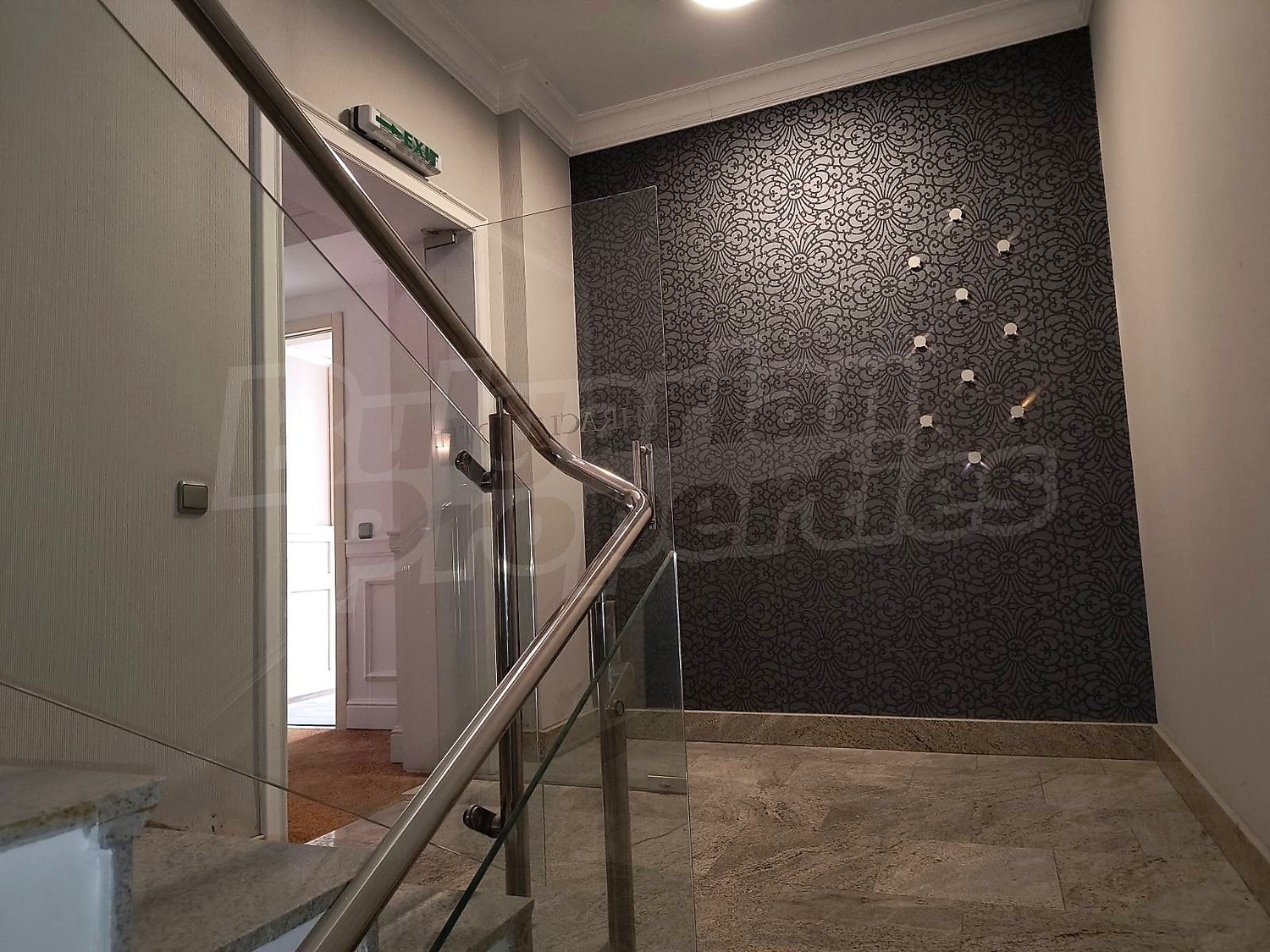 Gallery Picture 25