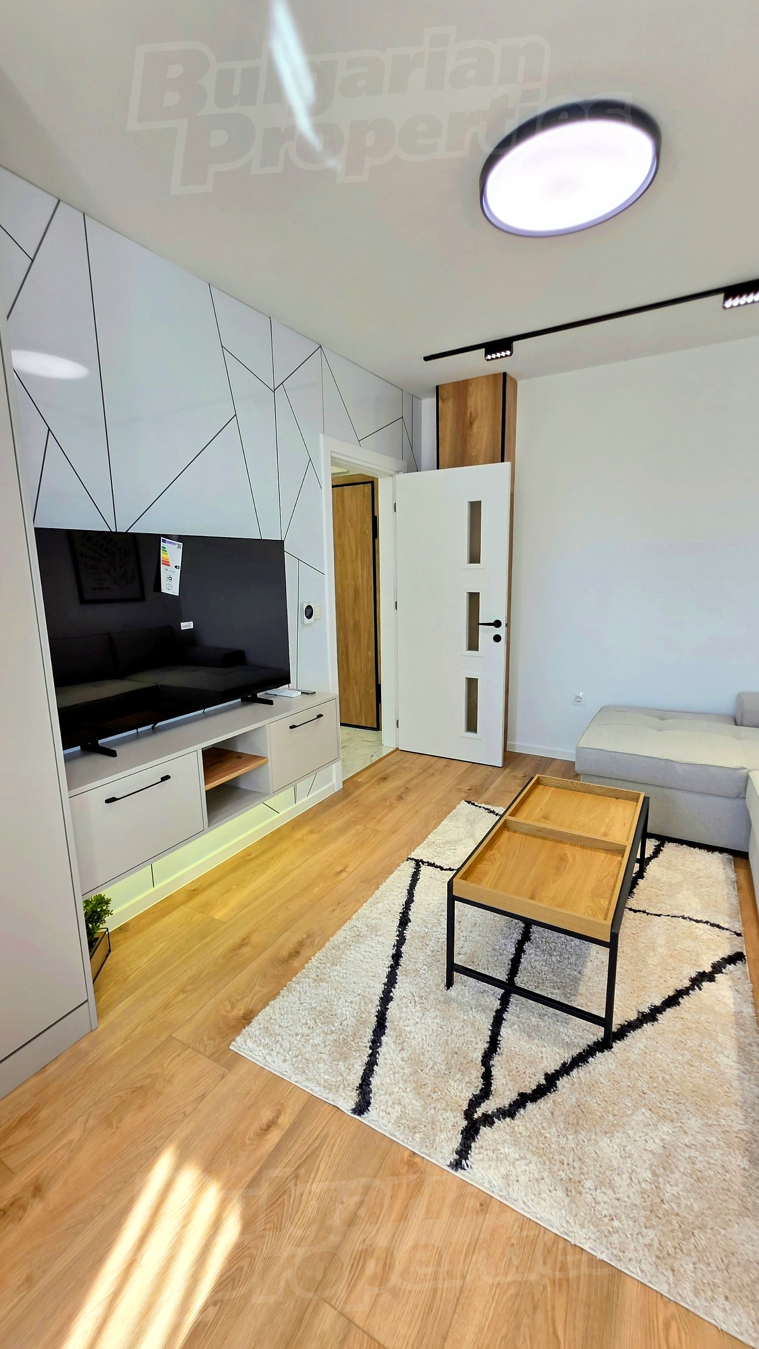 Gallery Picture 10