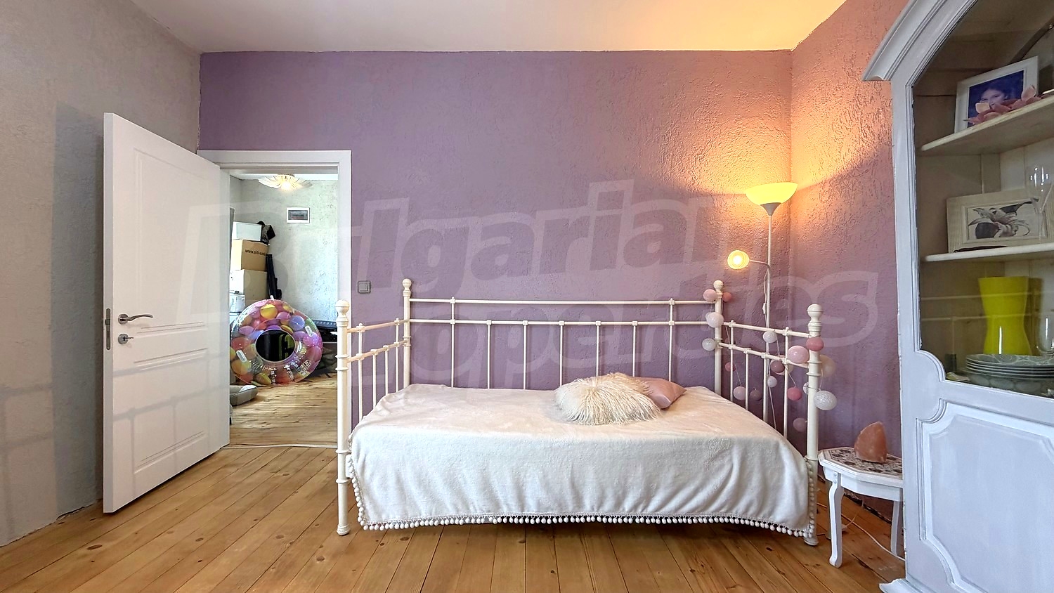 Gallery Picture 35