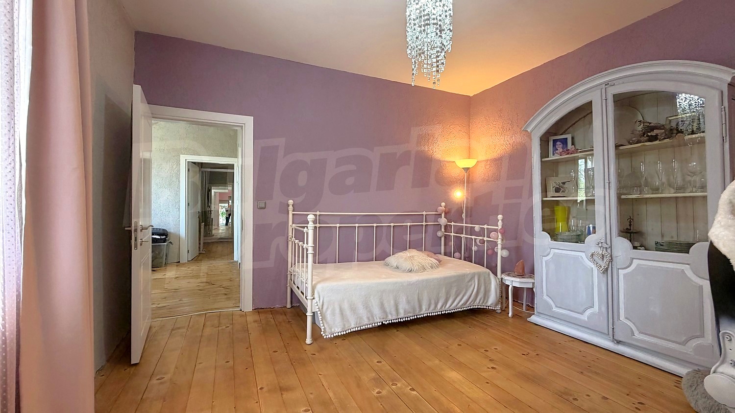 Gallery Picture 6