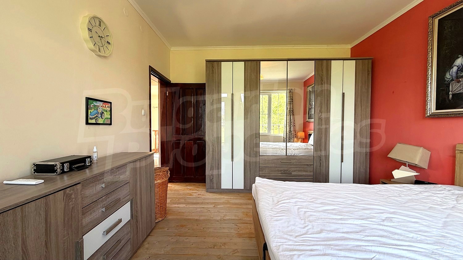 Gallery Picture 33