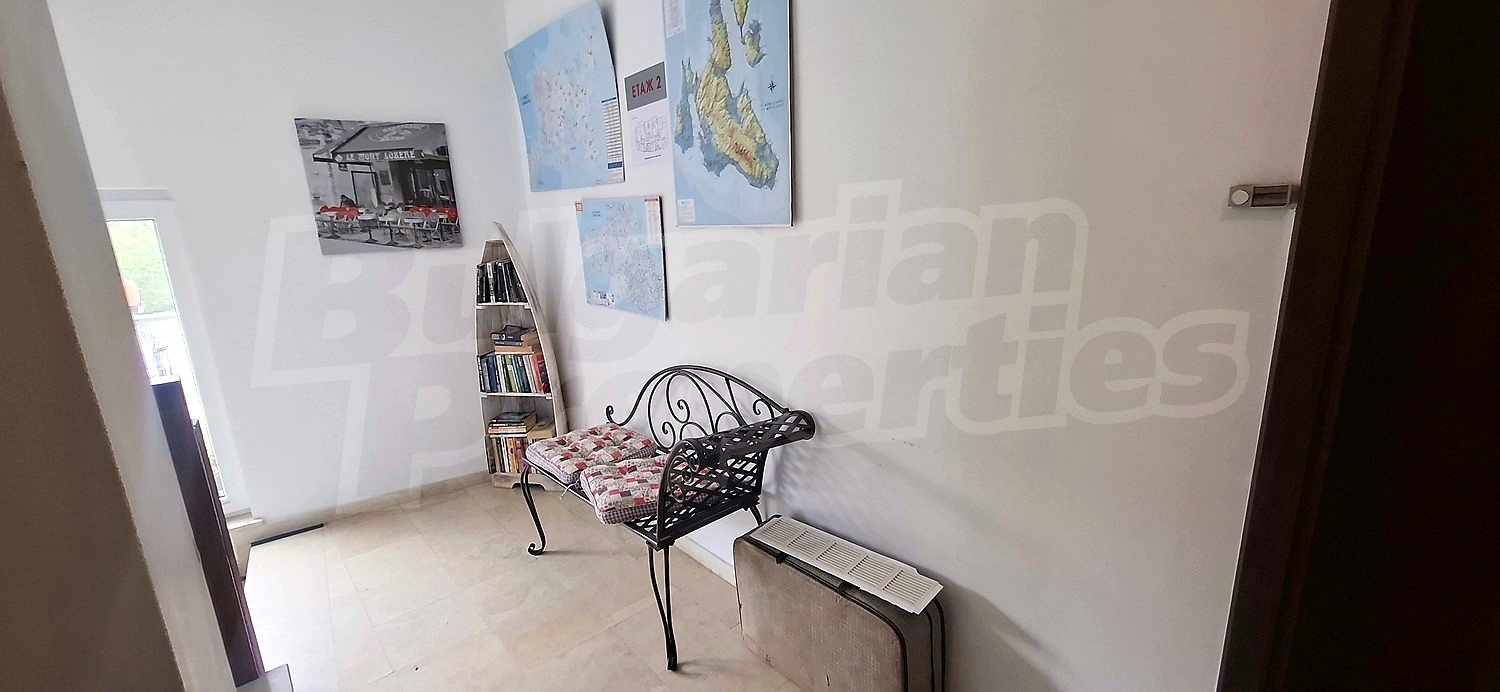 Gallery Picture 10