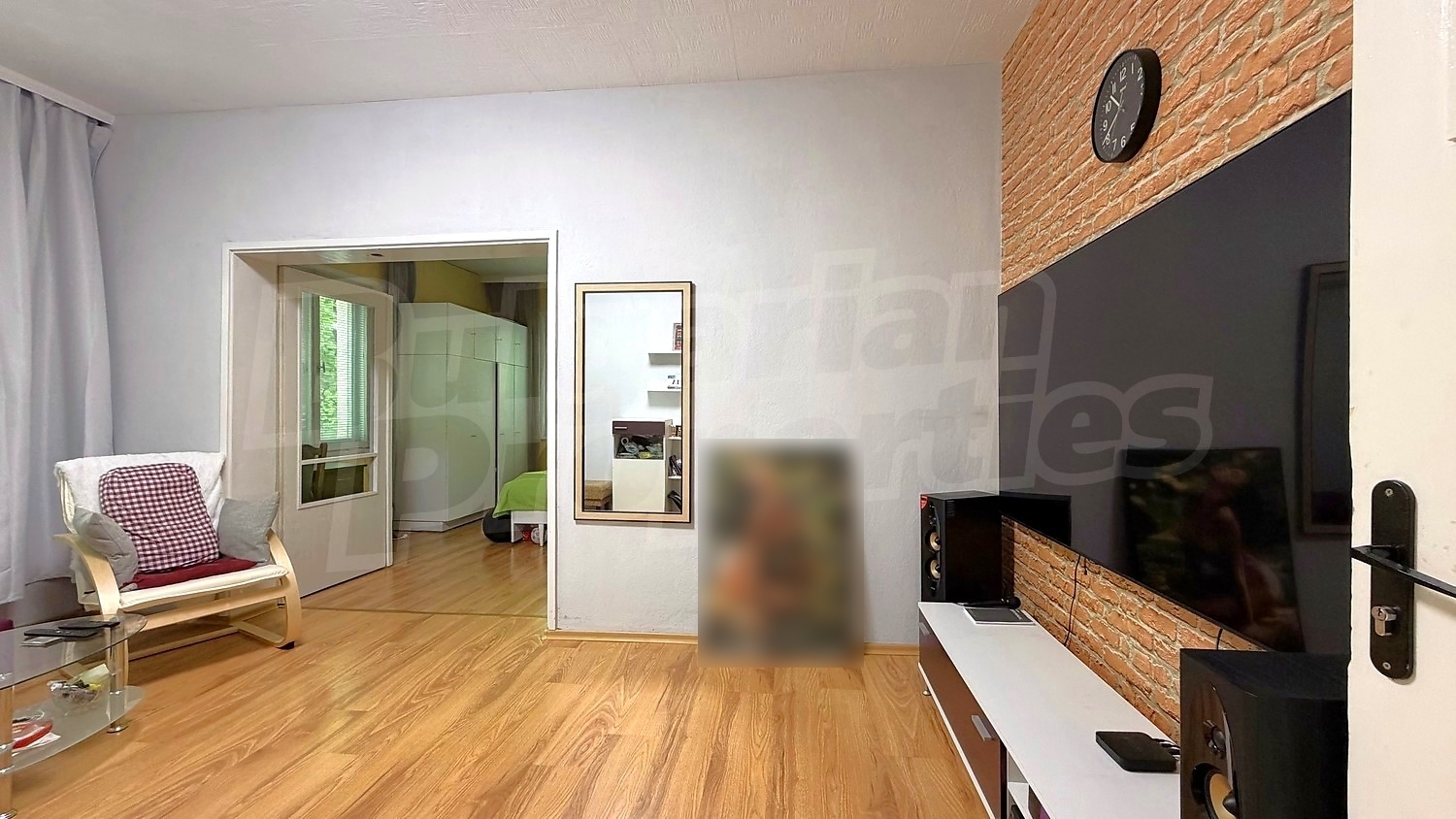 Gallery Picture 12
