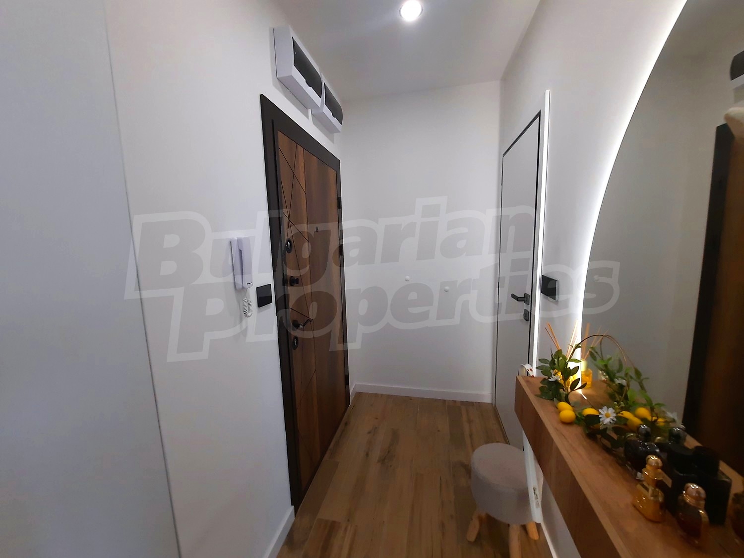 Gallery Picture 12
