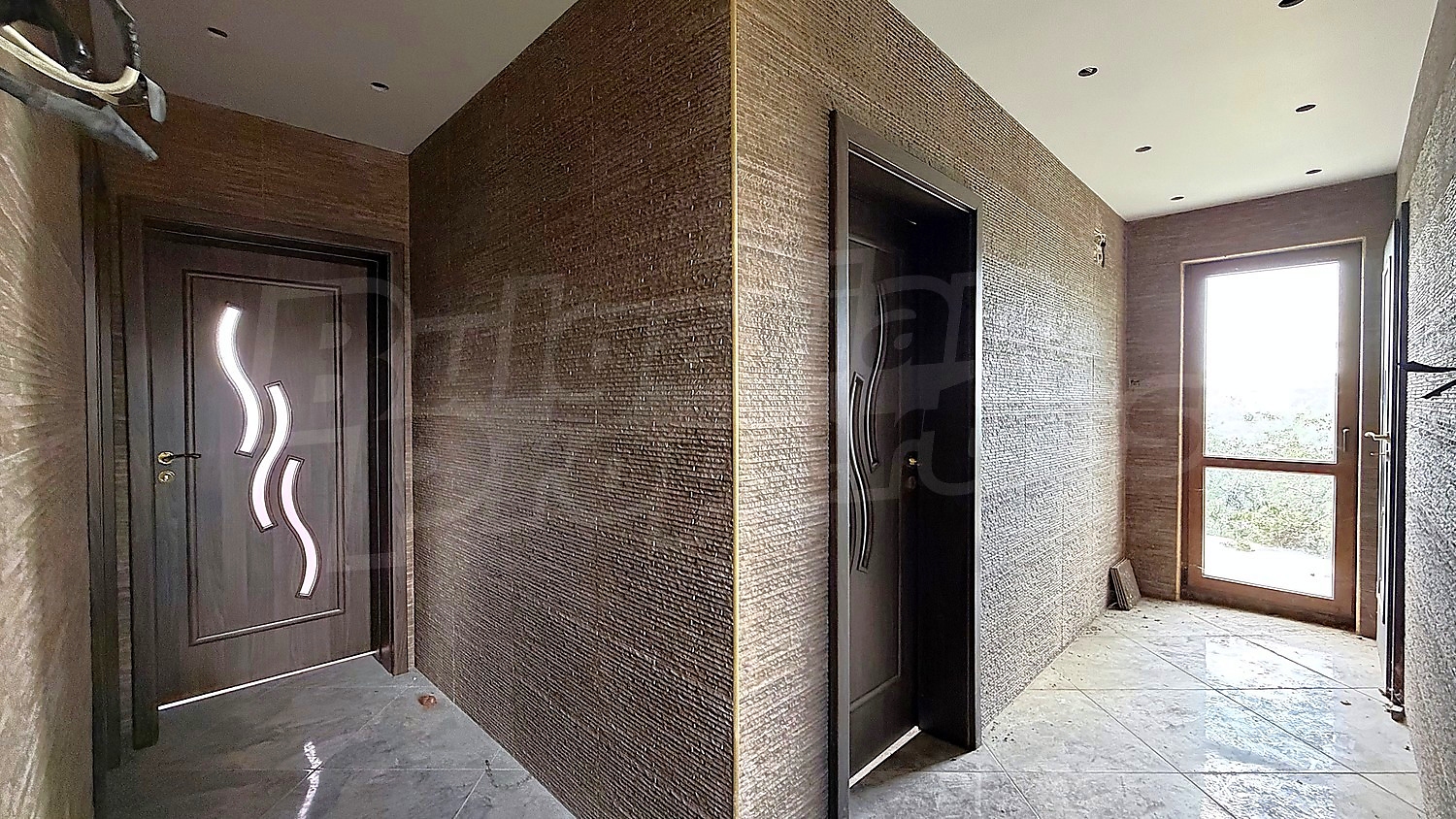Gallery Picture 4