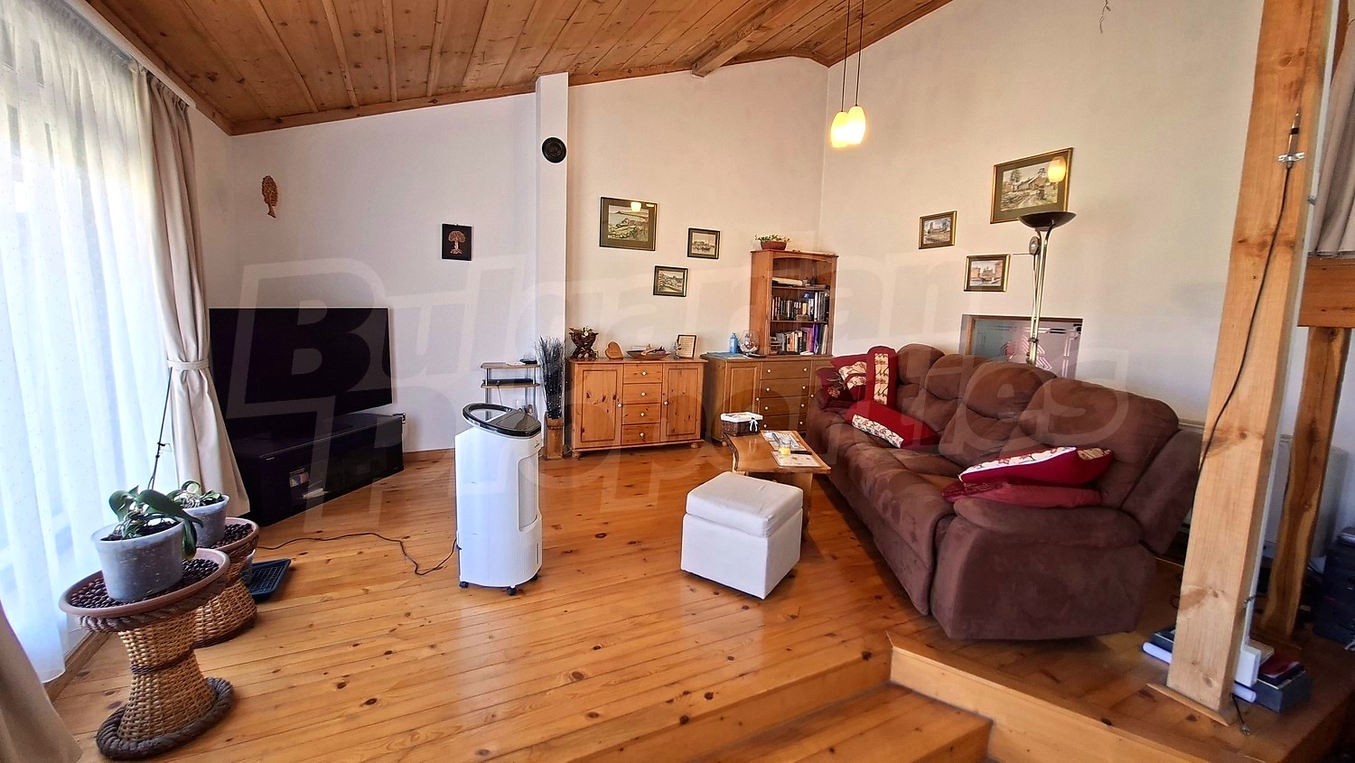 Gallery Picture 9