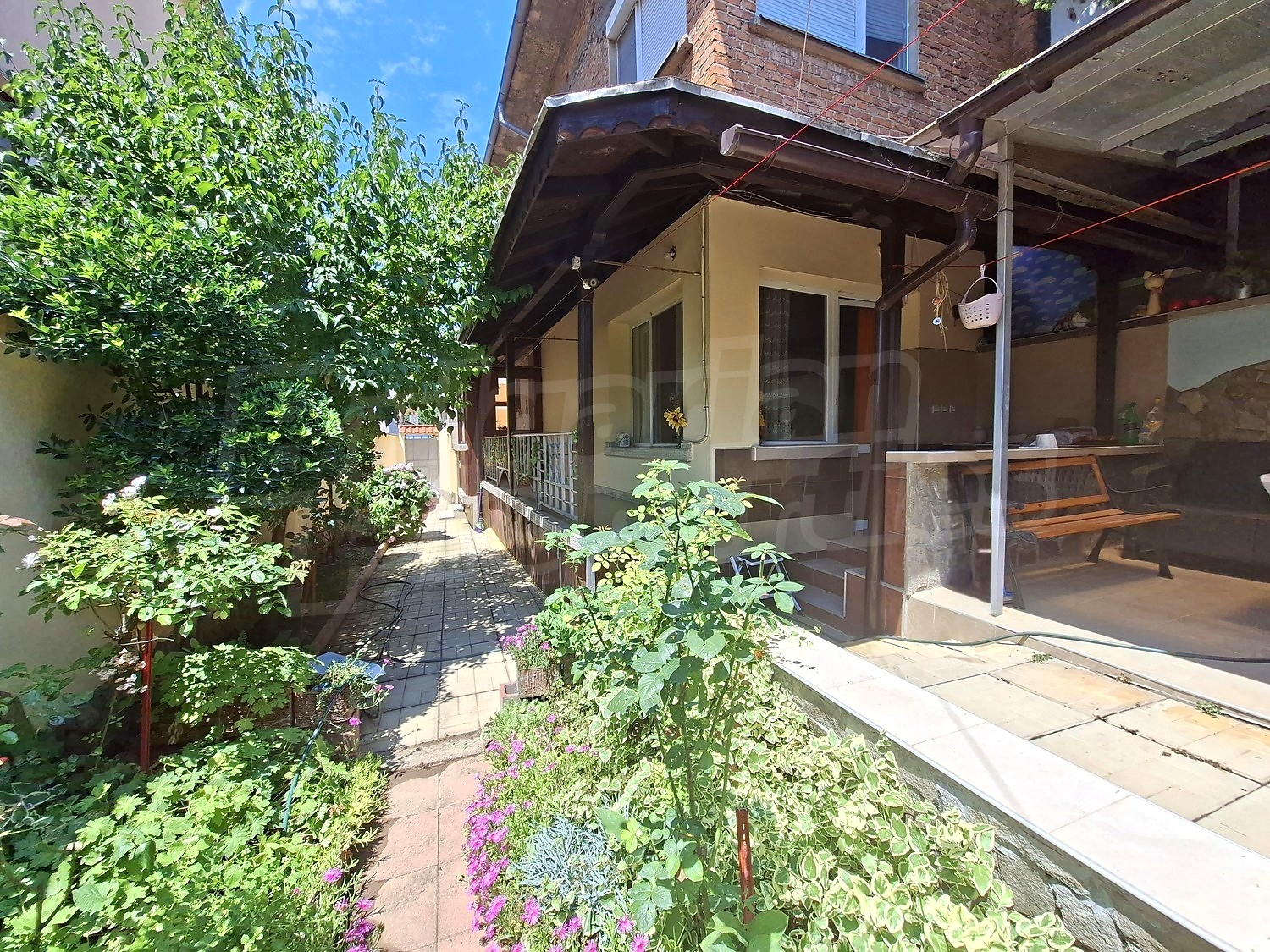 Gallery Picture 6