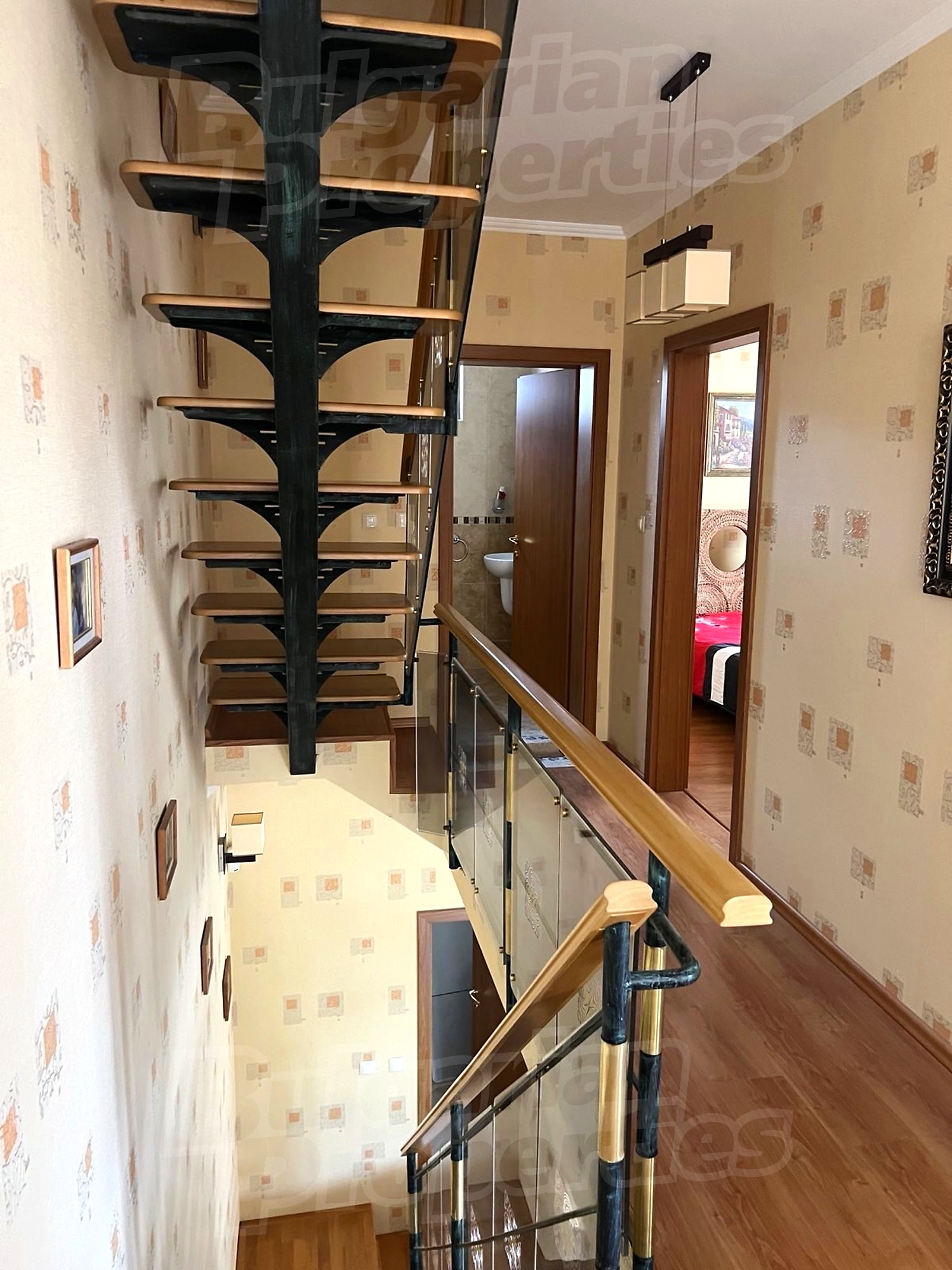 Gallery Picture 27