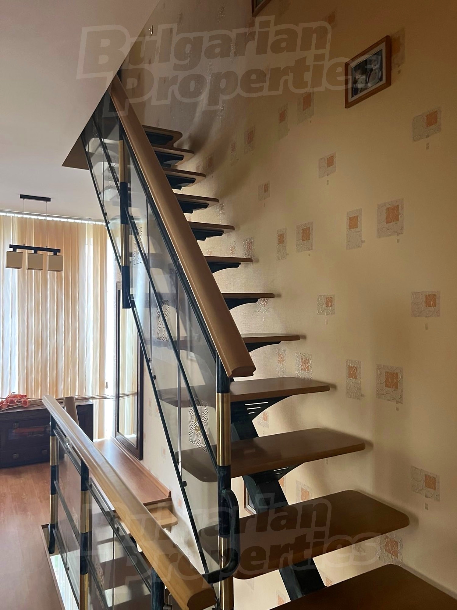 Gallery Picture 35
