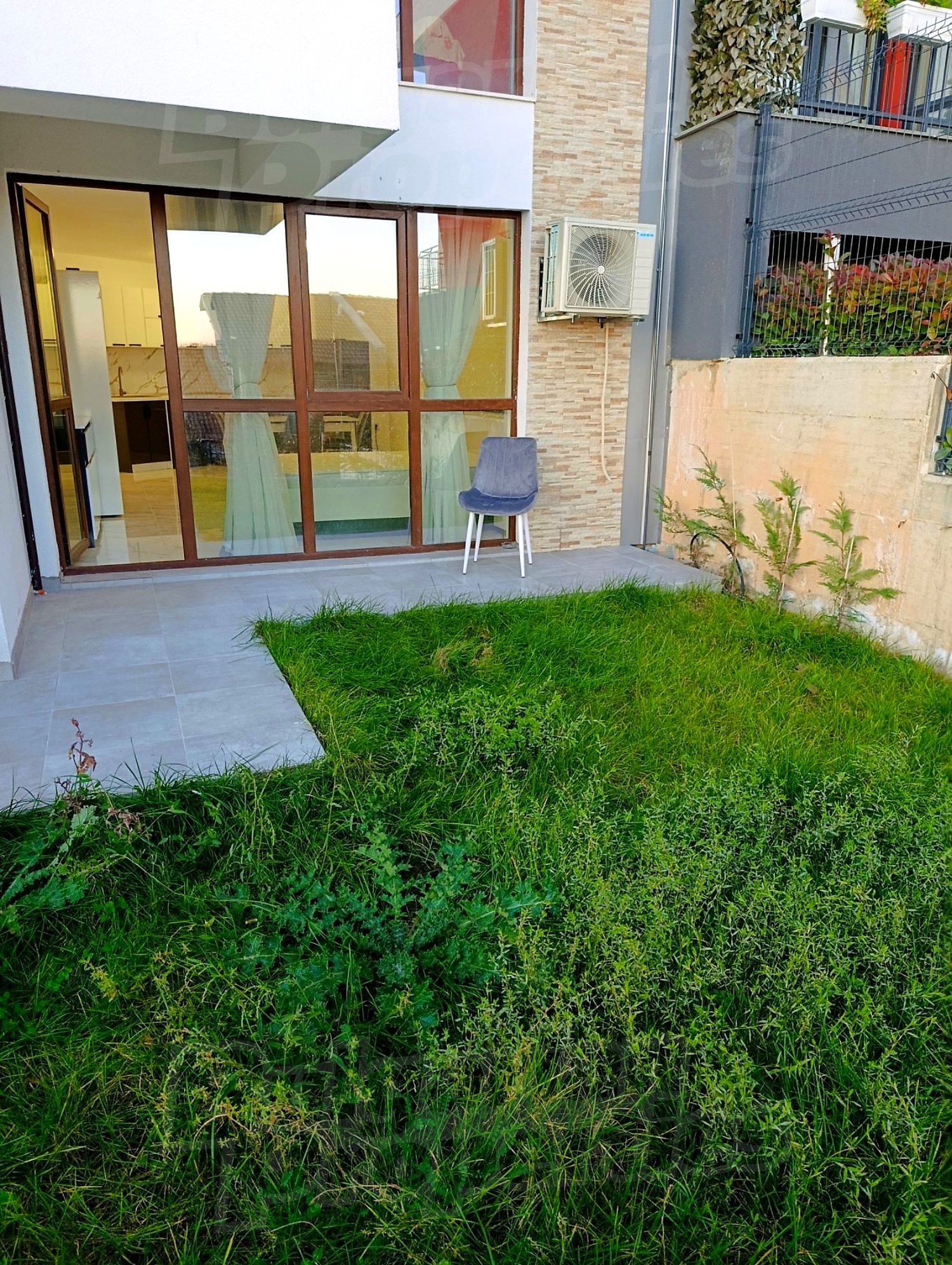 Gallery Picture 16