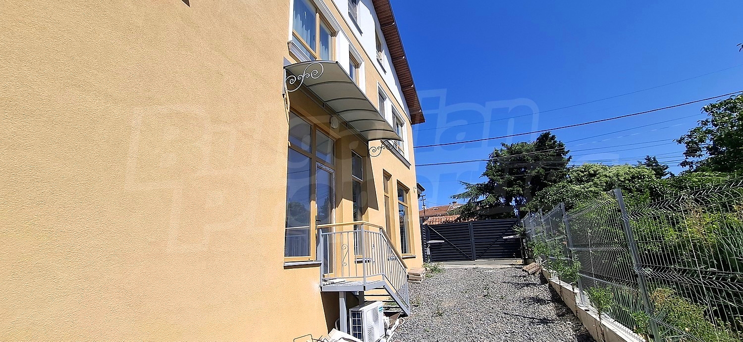 Gallery Picture 11