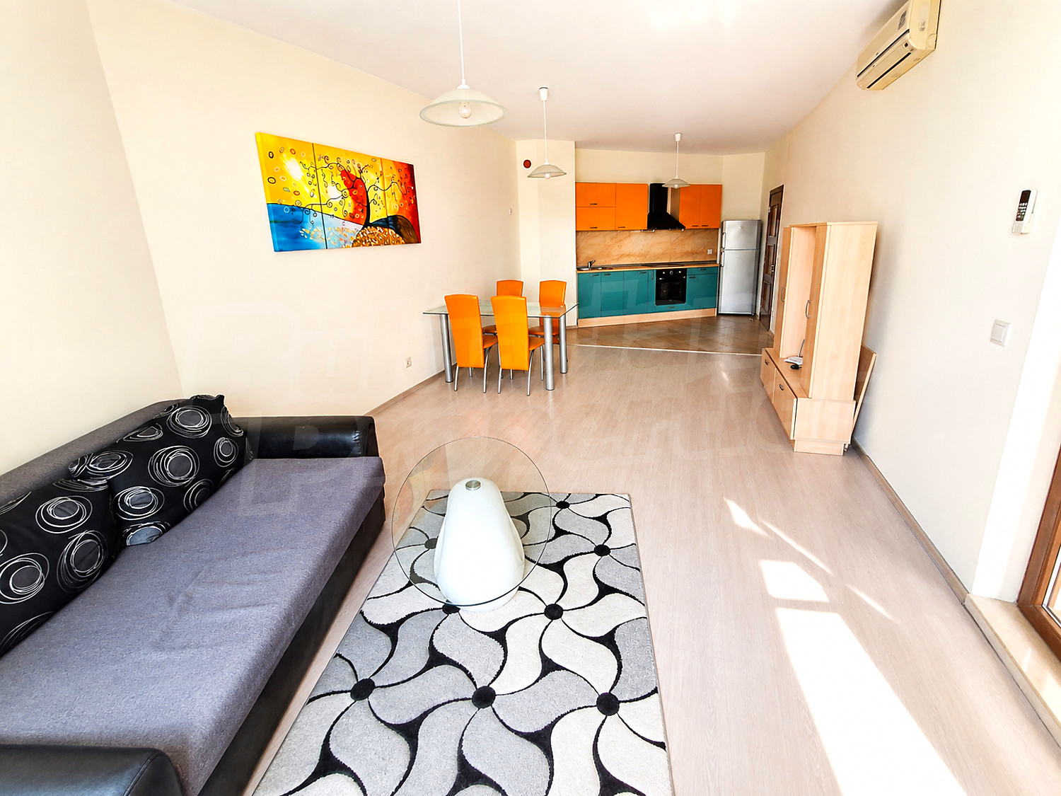 Gallery Picture 10