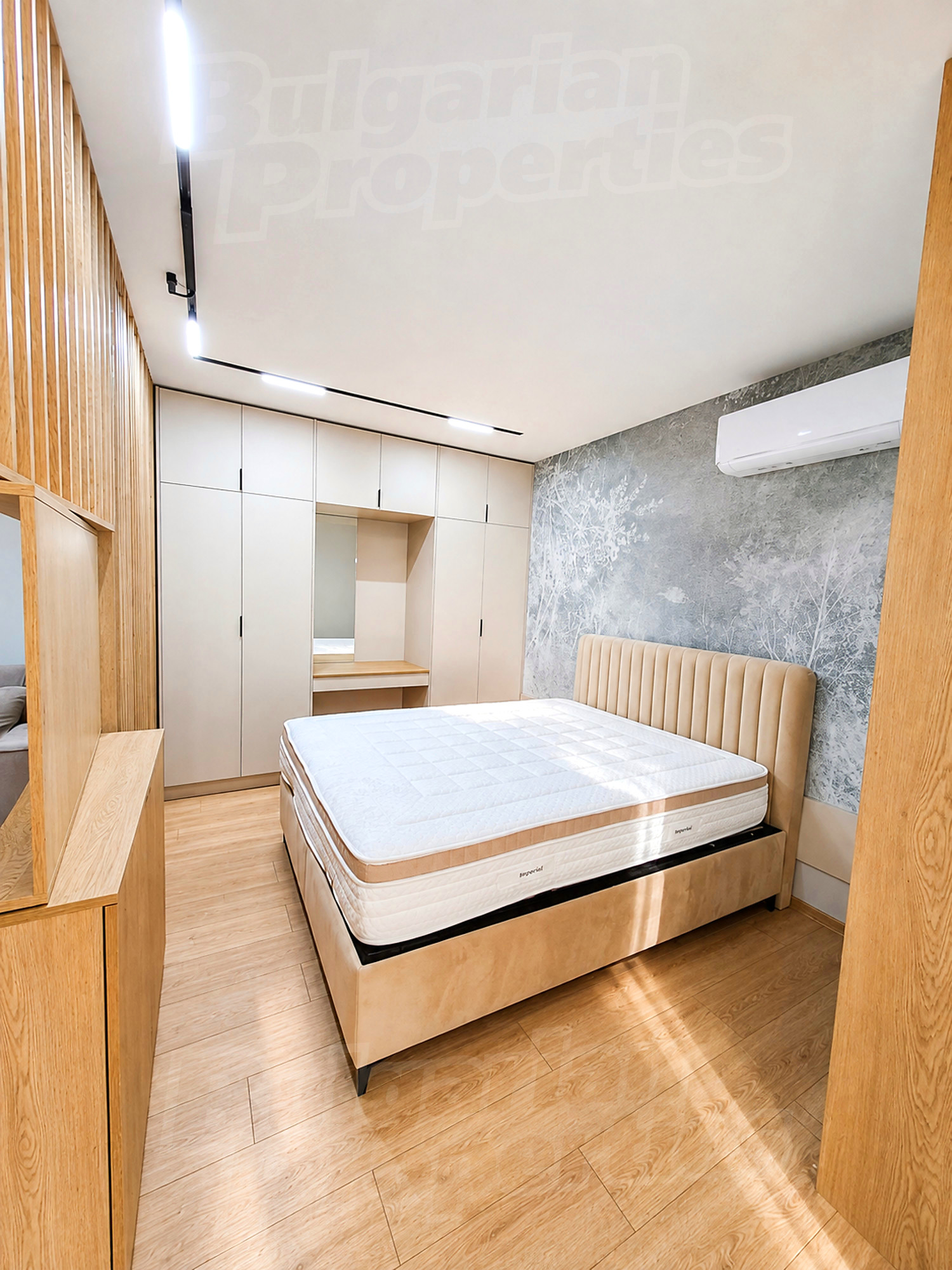 Gallery Picture 4
