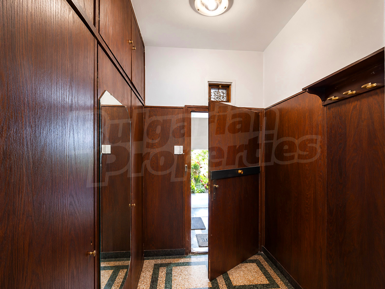 Gallery Picture 9
