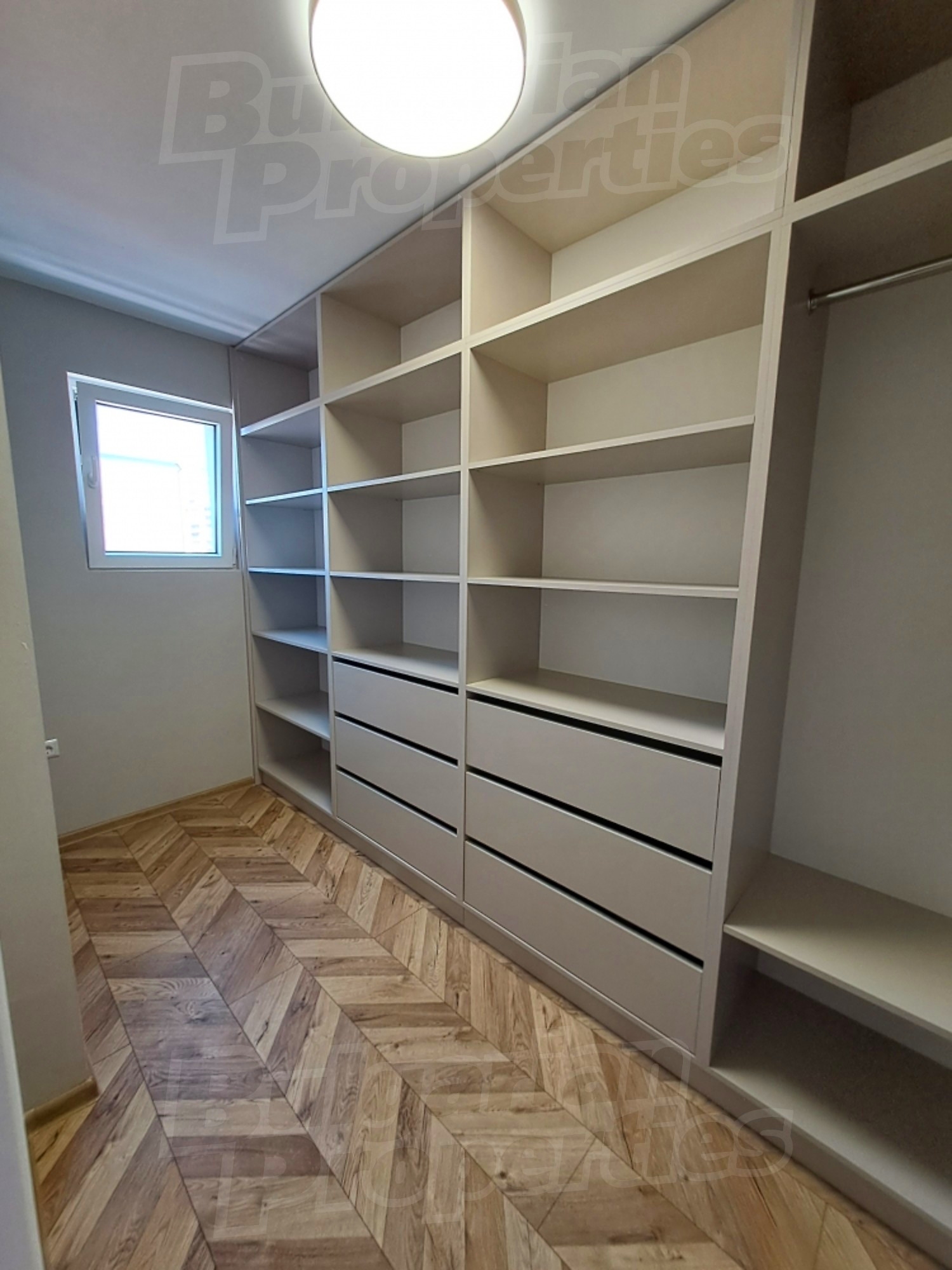 Gallery Picture 5