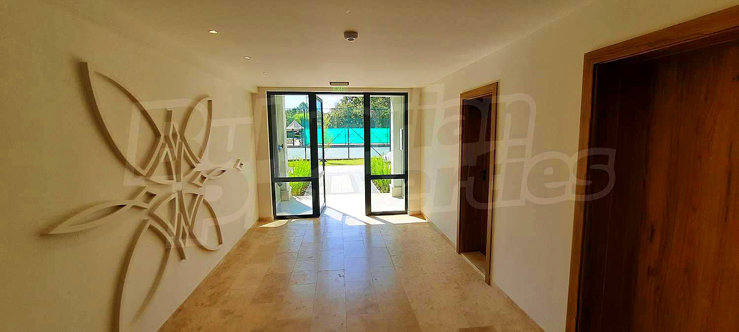 Gallery Picture 42