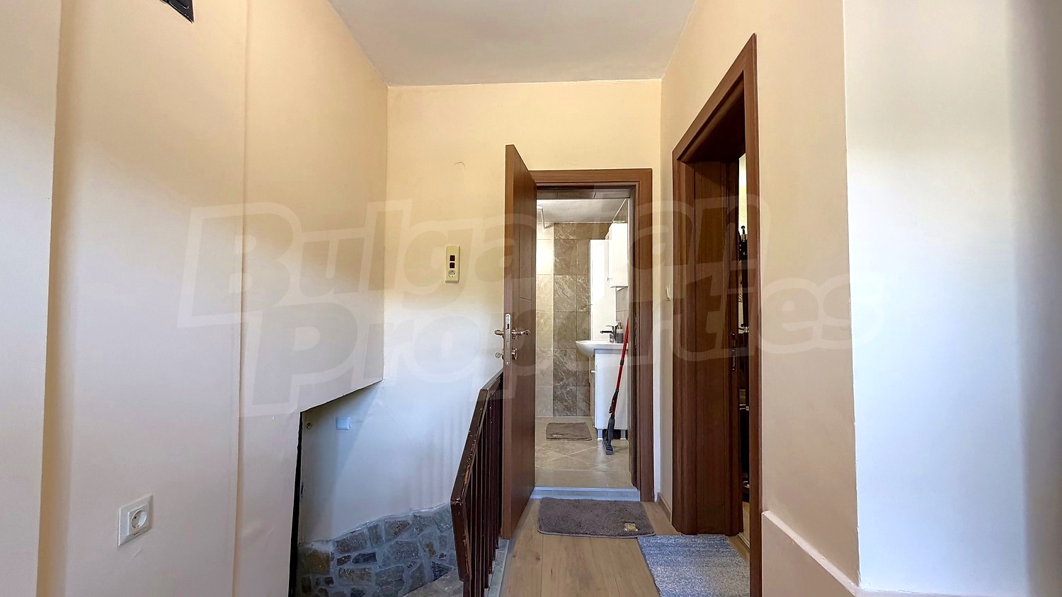 Gallery Picture 36