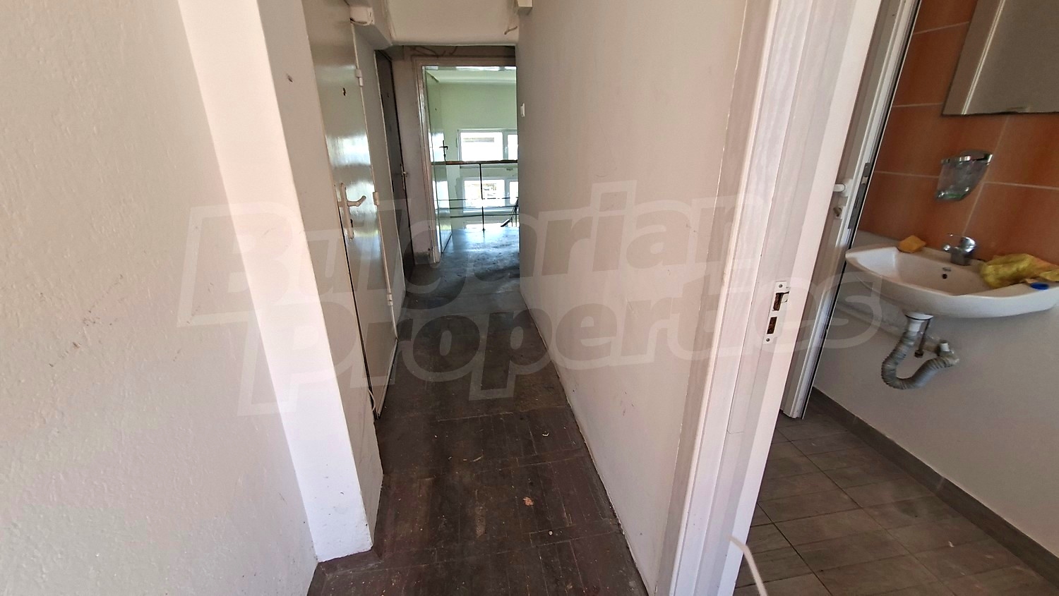 Gallery Picture 32