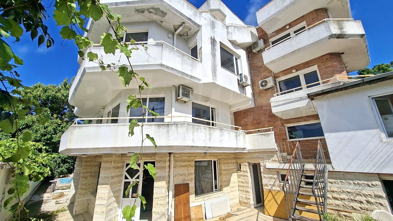Gallery Picture 15