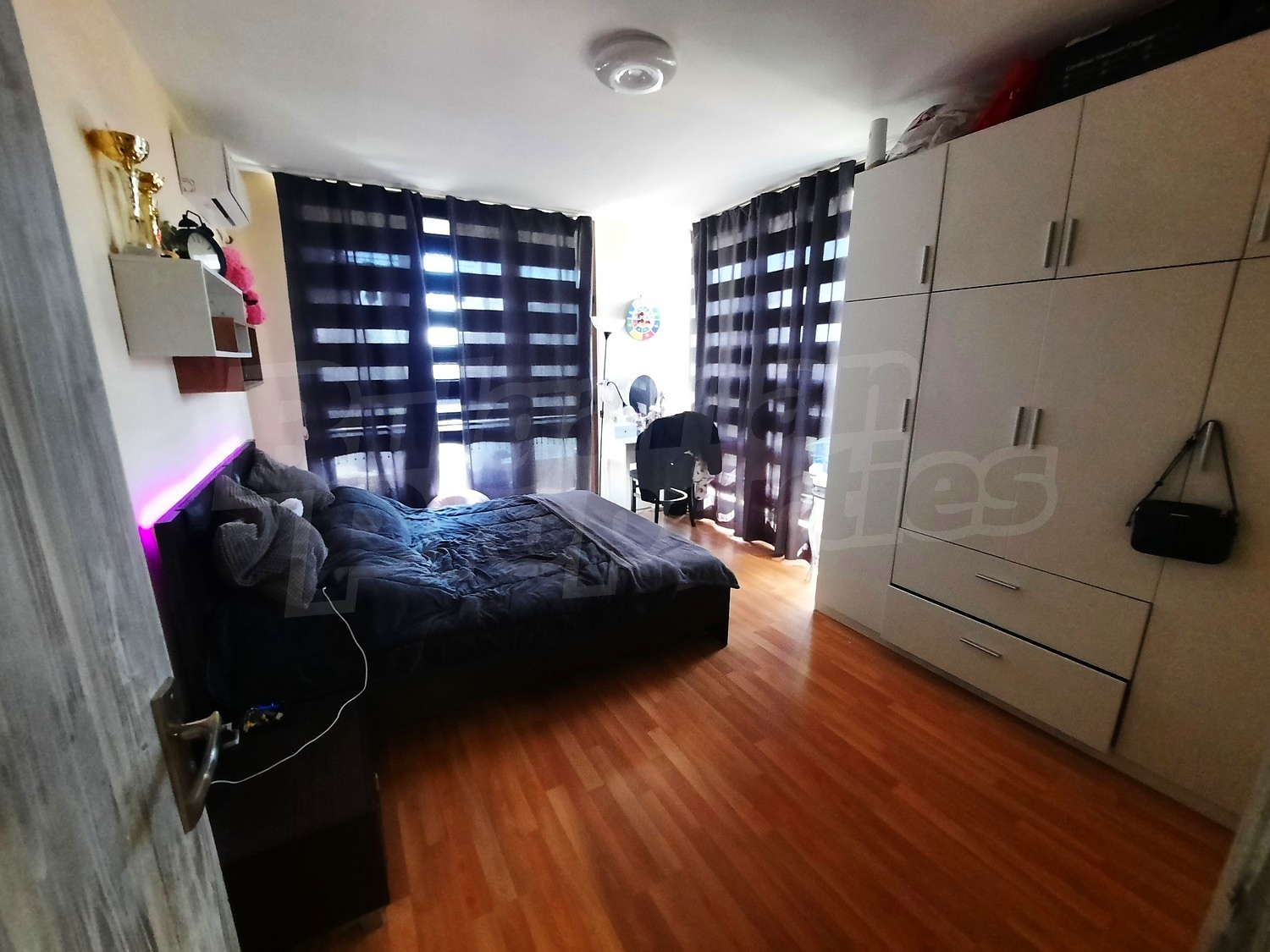 Gallery Picture 15