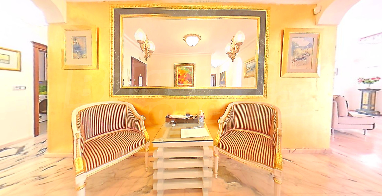 Gallery Picture 14