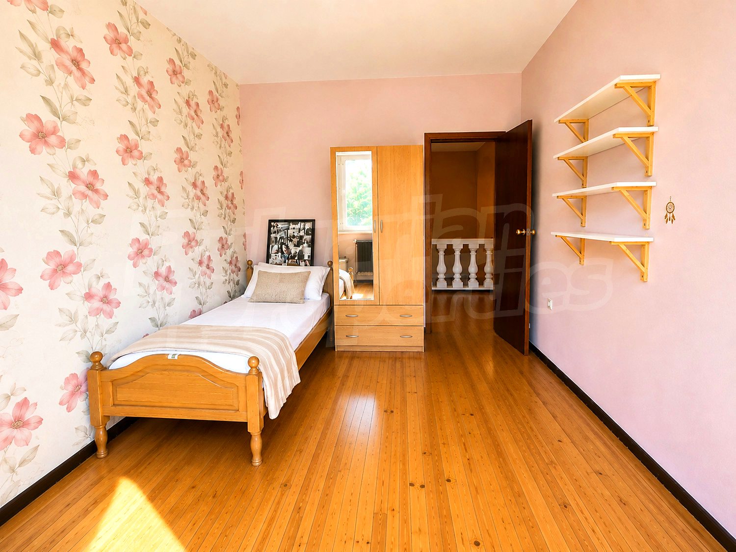 Gallery Picture 34